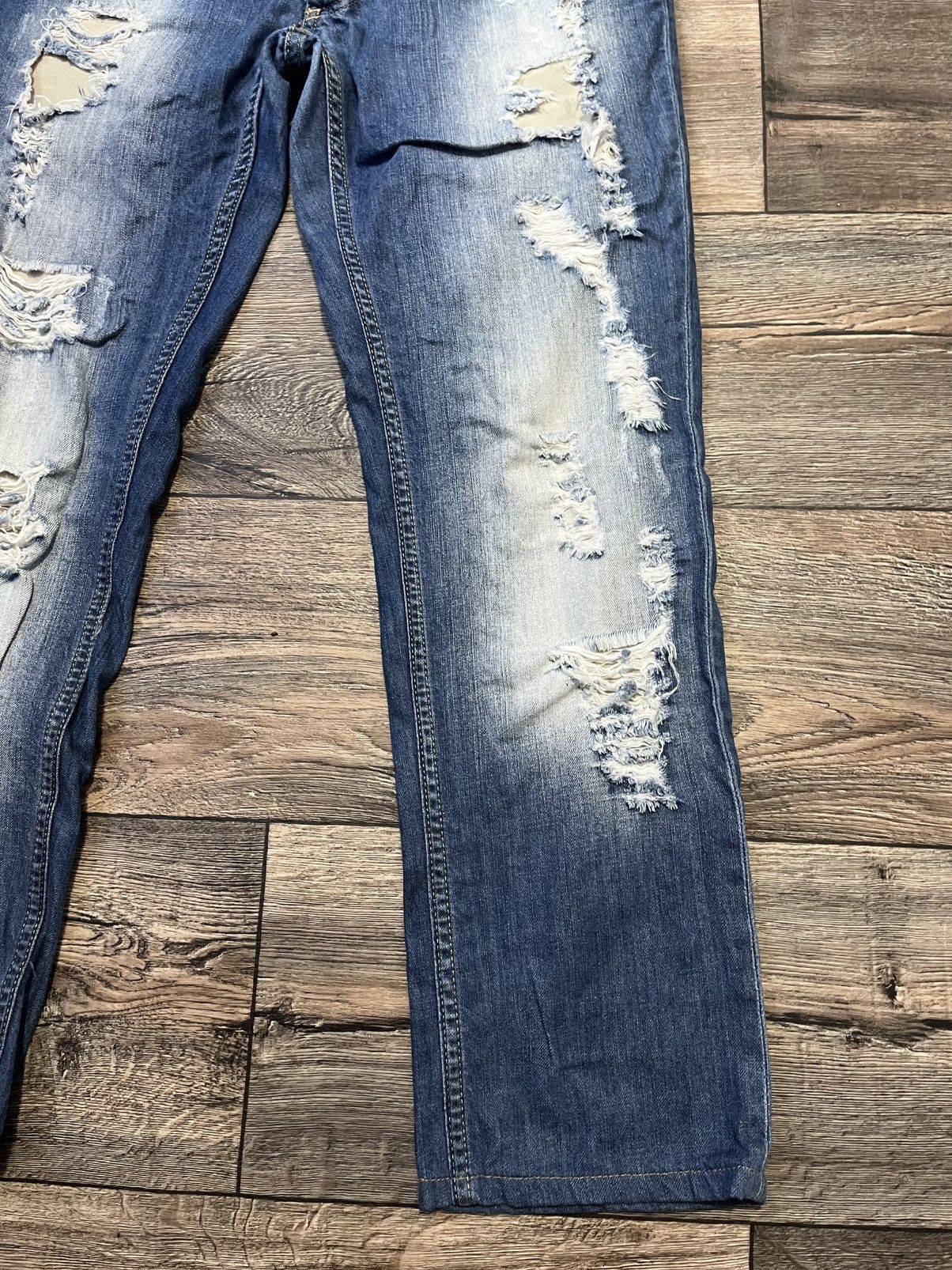 Dolce & Gabbana Vintage Dolce & Gabbana Men’s Blue Ripped Jeans Size 34 Size US 34 / EU 50 - 4 Thumbnail