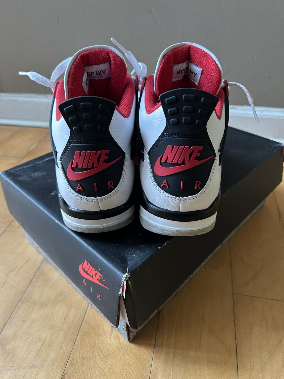 Jordan Brand Jordan 4 Retro Fire red Size US 8.5 / EU 41-42 - 4 Thumbnail