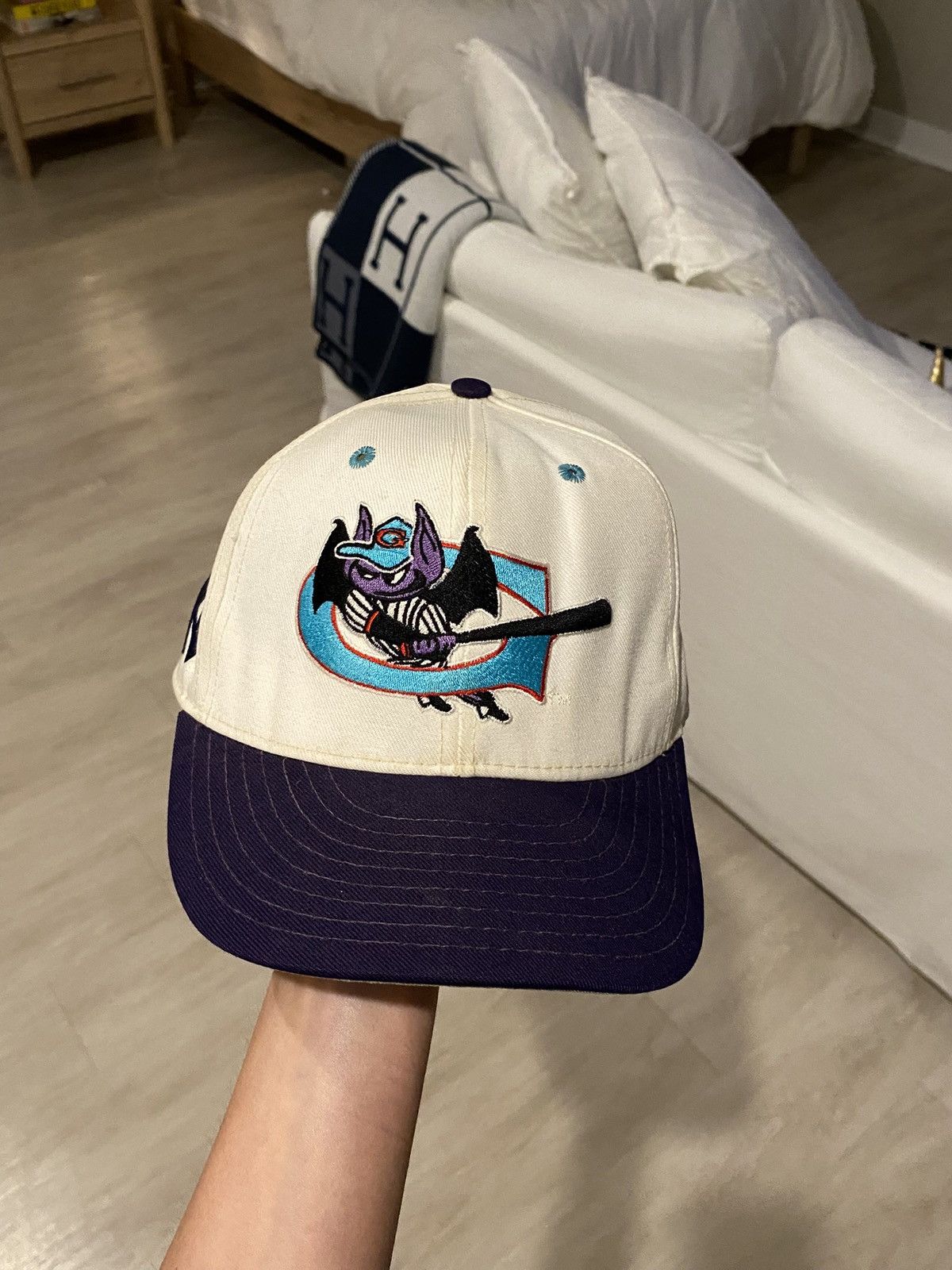 New York Yankees 1990s Greensboro Bats Snapback Hat Size ONE SIZE - 4 Thumbnail