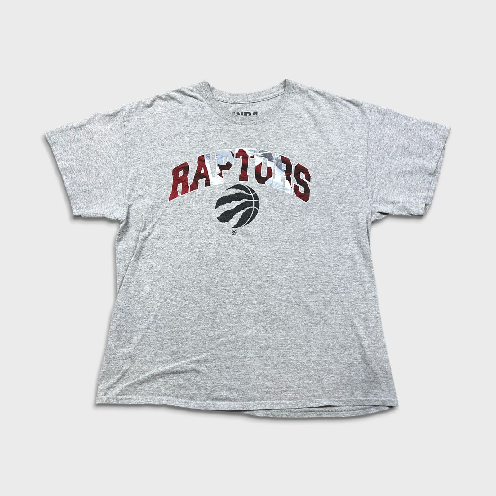 NBA × Vintage Toronto Raptors T Shirt Basketball Sports Short Sleeve Tee Size US XL / EU 56 / 4 - 1 Thumbnail