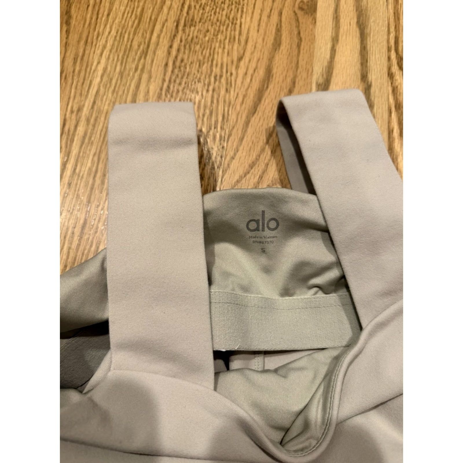 Alo ALO Yoga Cropped Tank Top Women’s Size Small Beige Tan Stretch Tank Sleeveless Pullover Gym Yoga Activewear Athletic Size S / US 4 / IT 40 - 4 Thumbnail