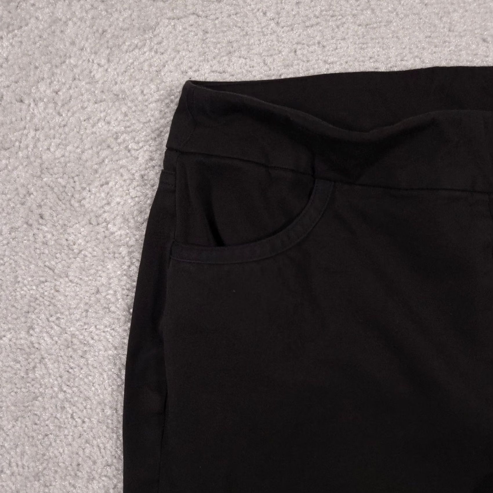 Soft Surroundings Soft Surroundings Pants Womens Petite Medium Black Pull On Cropped Tapered Knit Elastic Waist Pockets Button Hem 20in Inseam Size 32" / US 10 / IT 46 - 4 Thumbnail