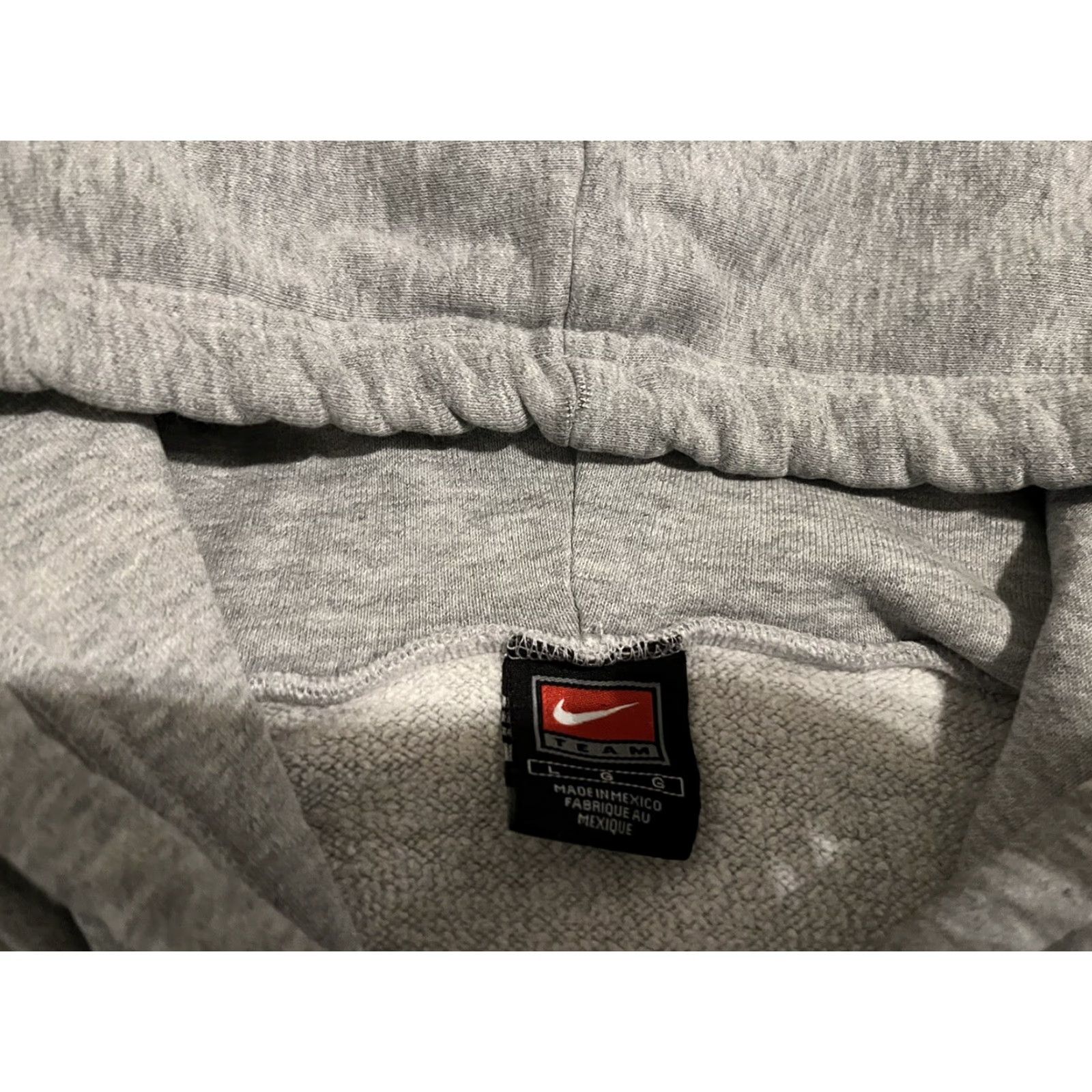 Nike VINTAGE Nike Center Swoosh Gray Hoodie Sweater End of Oregon Trail Size Large Men L Gray Nike Hoodie End of Oregon Trail Mens Large Size US L / EU 52-54 / 3 - 4 Thumbnail