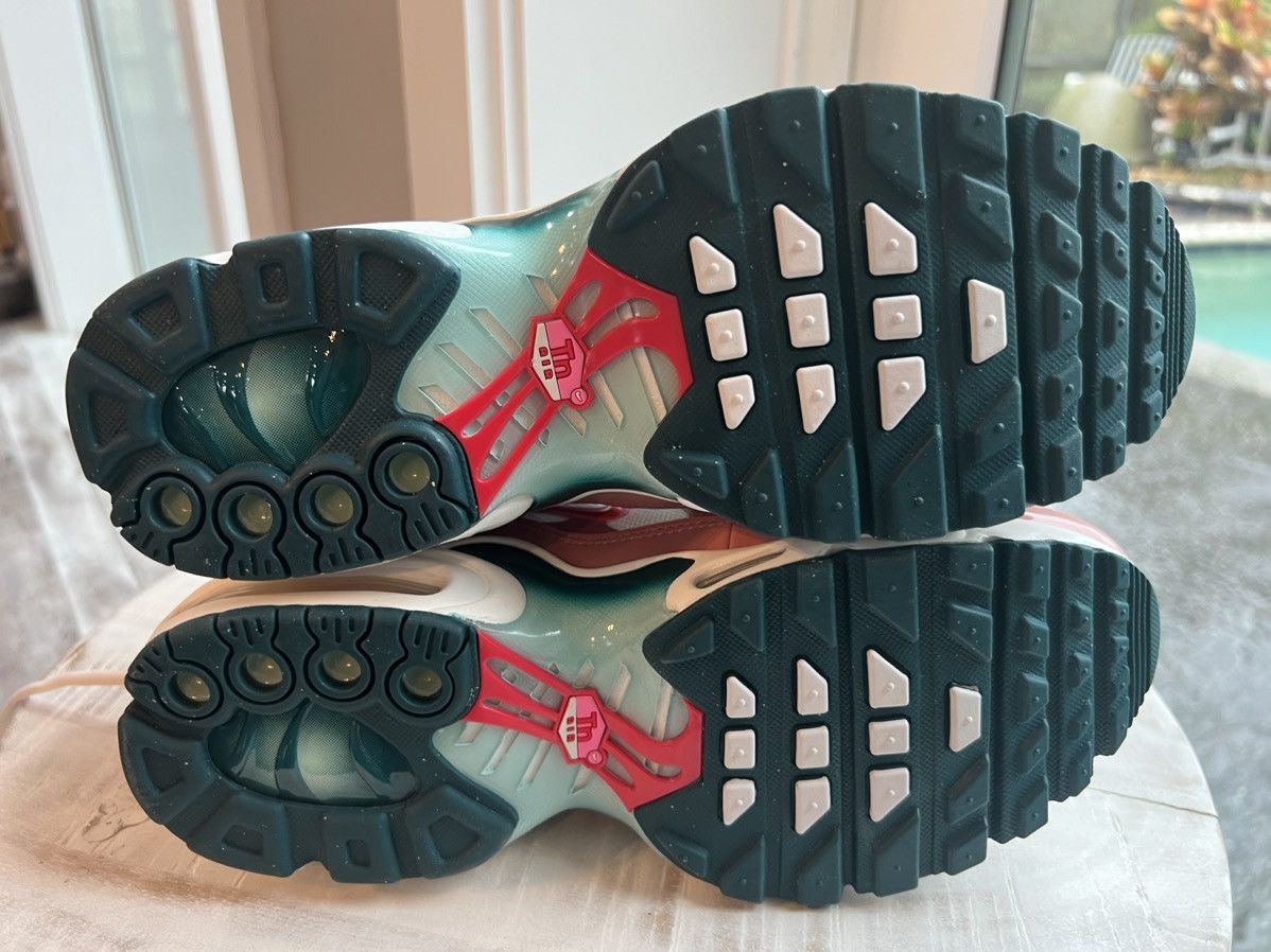 Nike Nike Air Max Plus Red Stardust Jade Ice Size 8.5w 7y Size US 8.5 / IT 38.5 - 7 Thumbnail