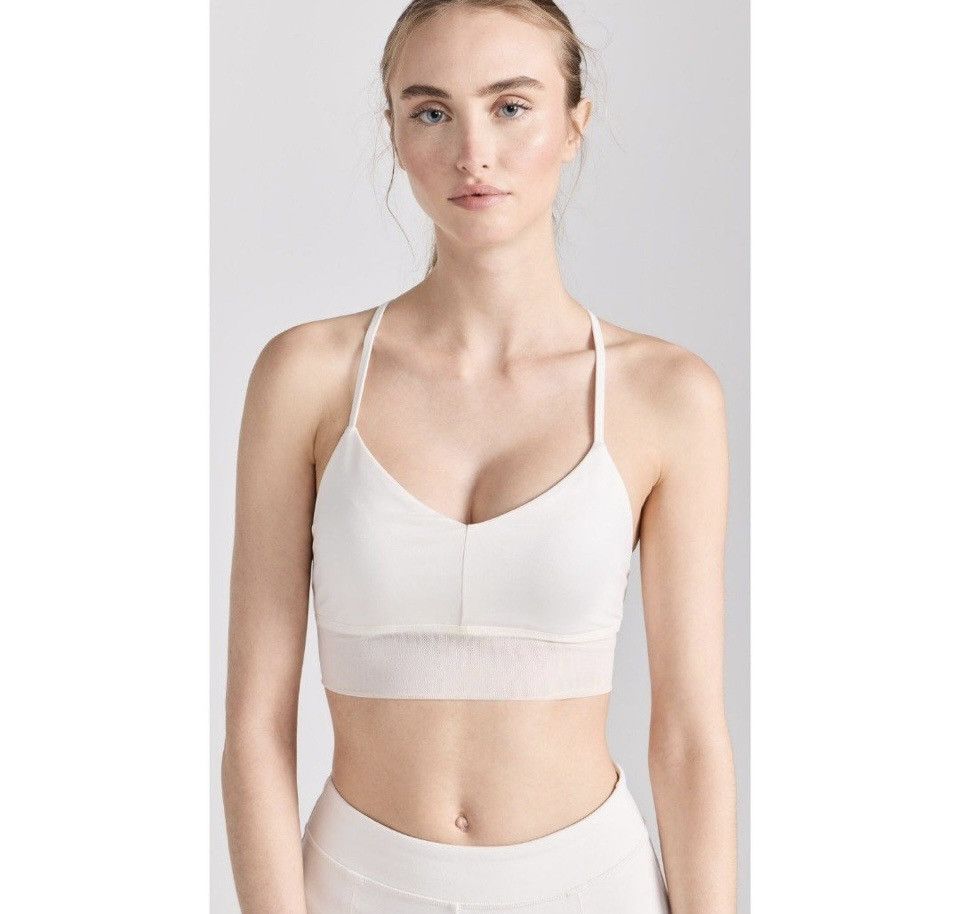 Alo Yoga Alo Yoga White Lavish Sports Bra Glossy White S NWT Size S / US 4 / IT 40 - 4 Thumbnail
