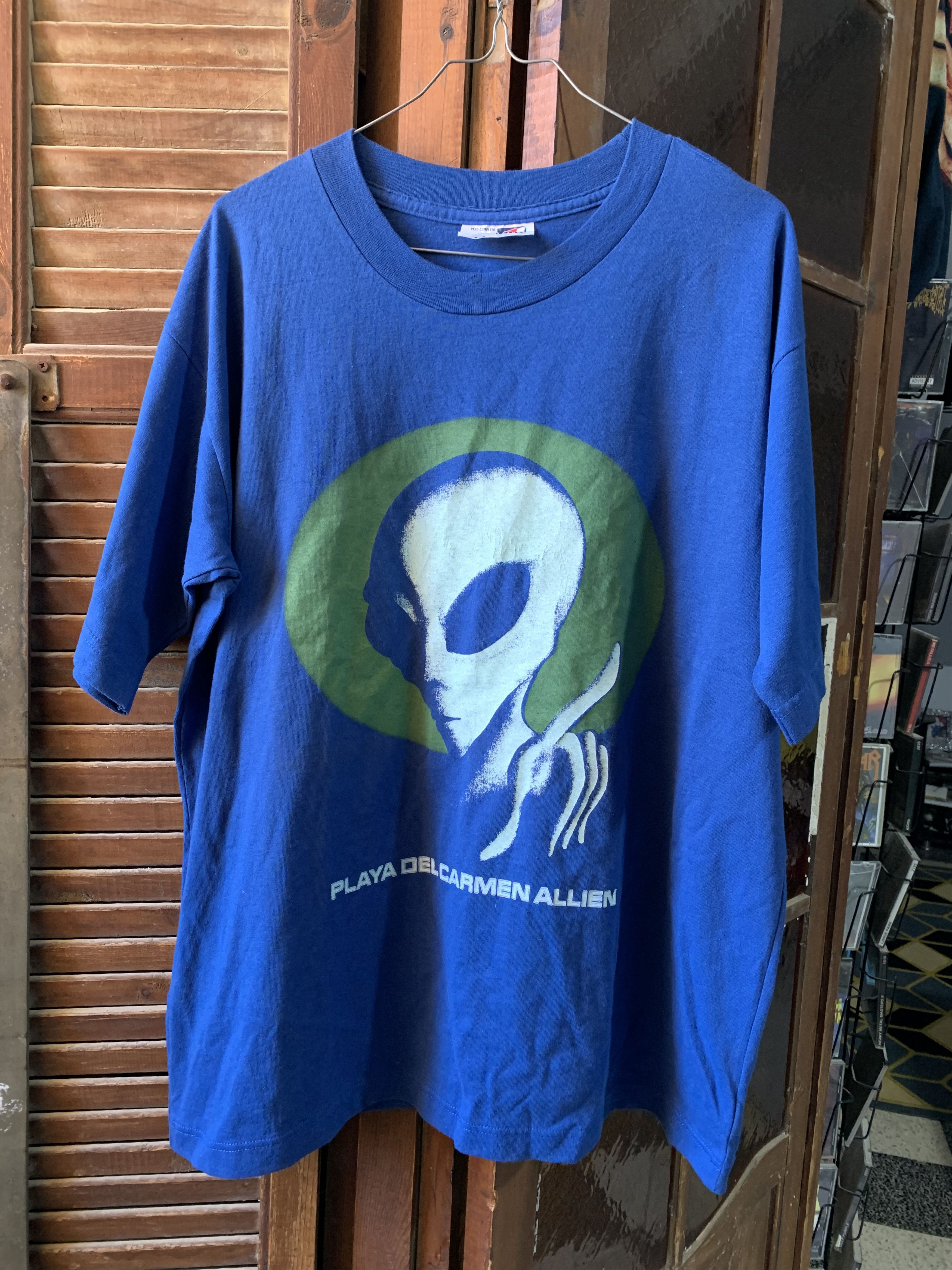 Vintage 90s Universe Alien T-shirt Size US XXL / EU 58 / 5 - 1 Thumbnail