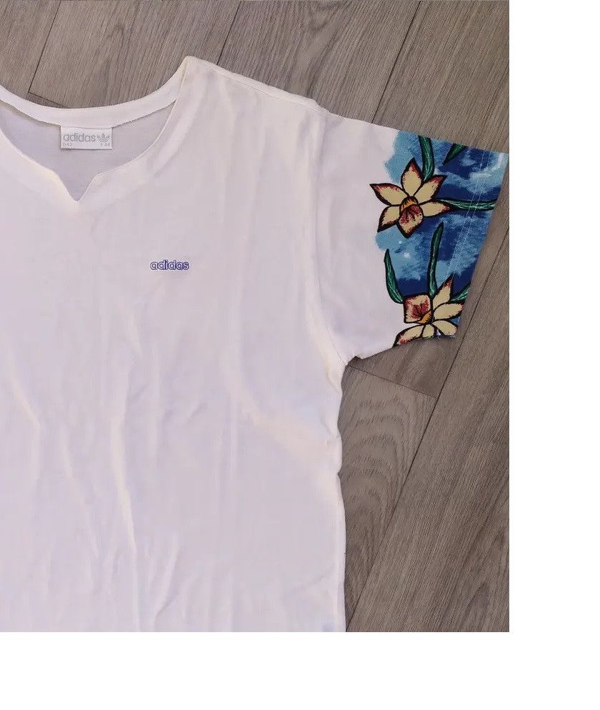 Adidas × Vintage Adidas vintage flower sleeves t-shirt Size US L / EU 52-54 / 3 - 1 Thumbnail