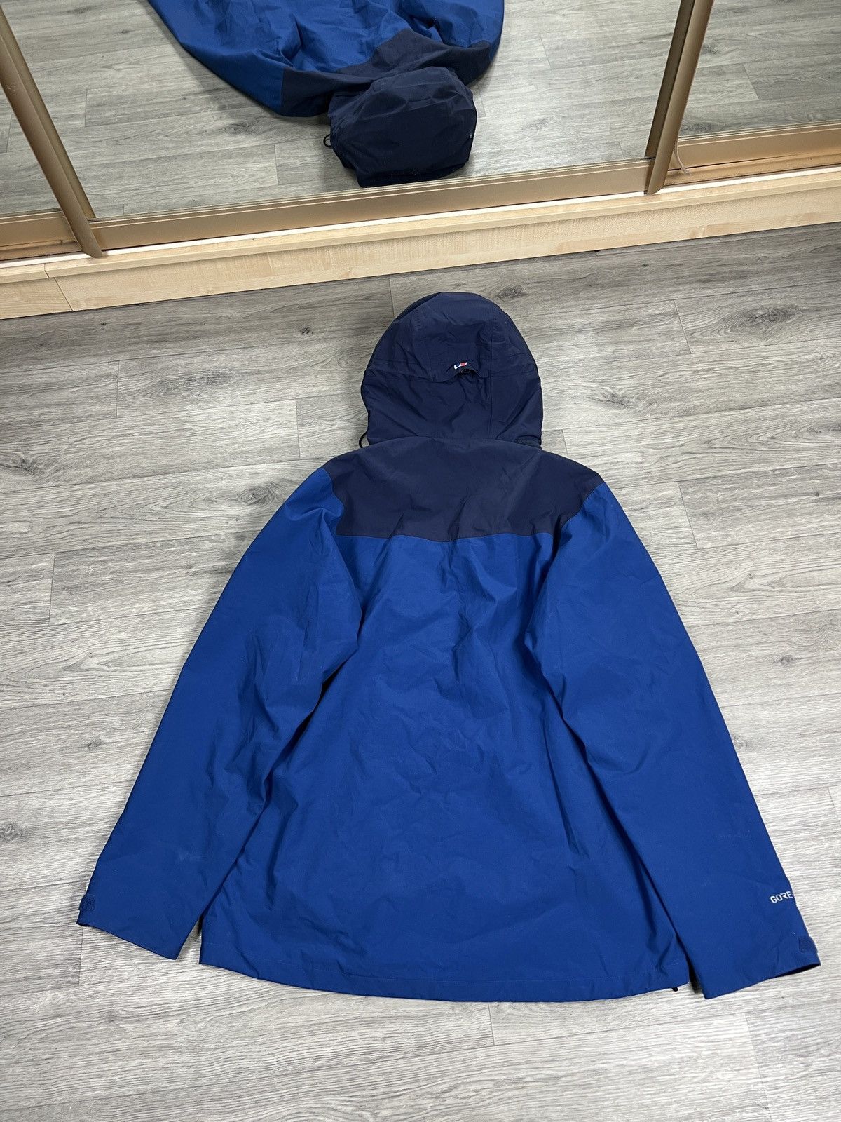 Berghaus Men's Hillwalker Gore-Tex InterActive Jacket - Blue/Dark Size US XL / EU 56 / 4 - 2 Thumbnail