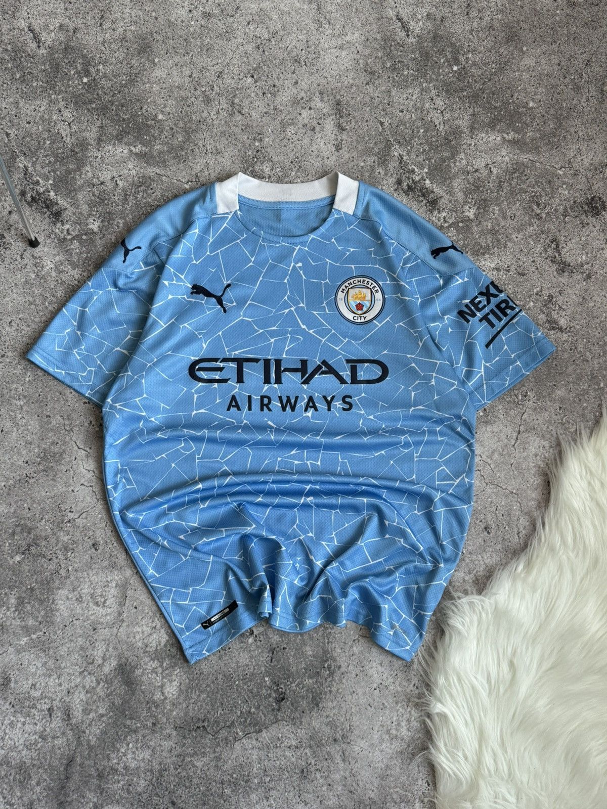Puma × Vintage Puma Manchester United blokecore 20/21 soccer jersey t-shirt Size US M / EU 48-50 / 2 - 1 Thumbnail