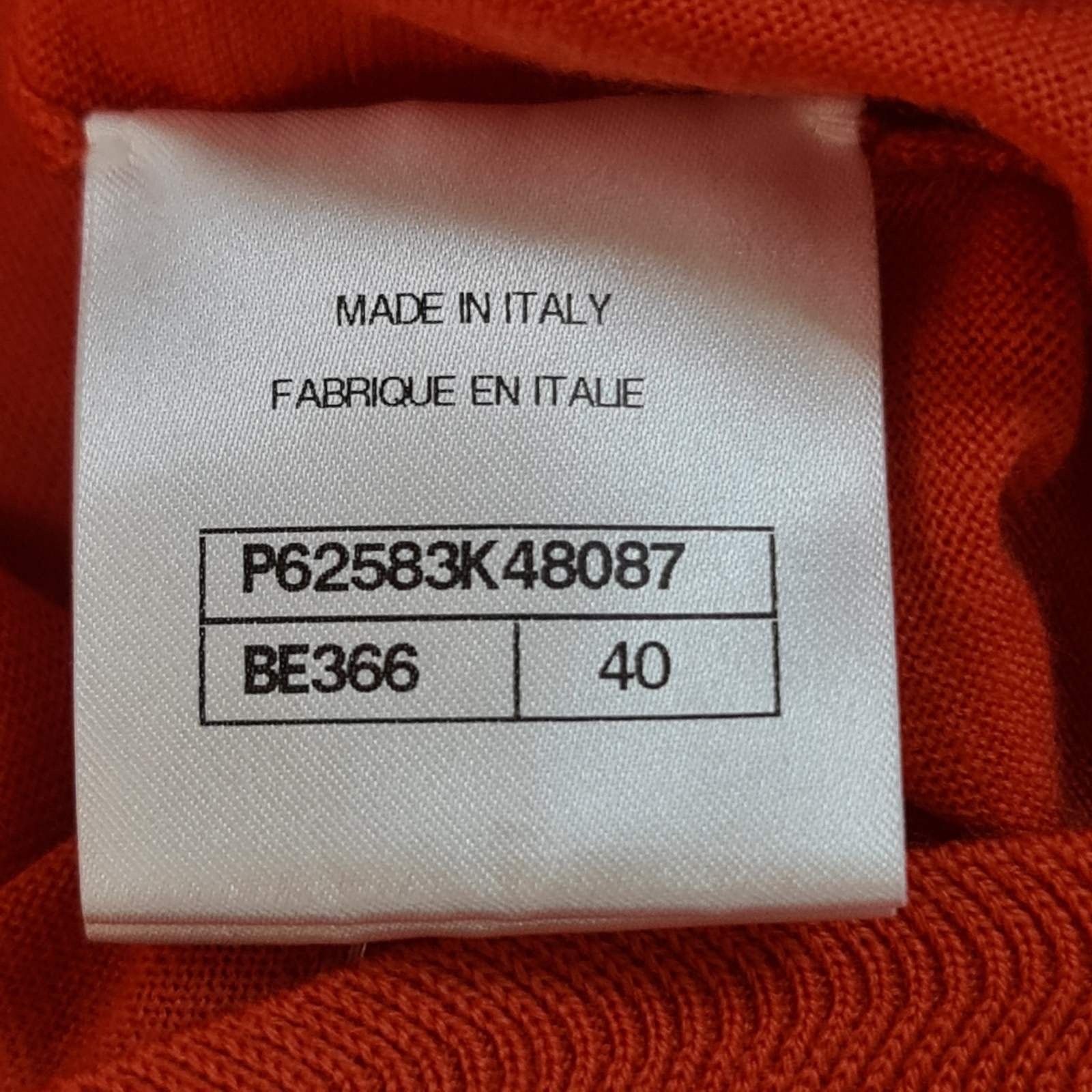 Chanel NWT Chanel Coral Red CC Buttons Jersey Top Sz.40 Size M / US 6-8 / IT 42-44 - 5 Thumbnail