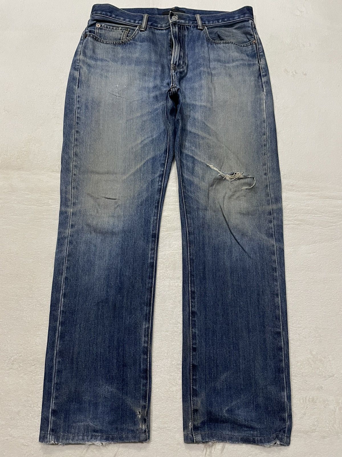 Uniqlo Vintage Uniqlo Diatress Faded Dark Blue Jeans Size US 35 - 1 Thumbnail