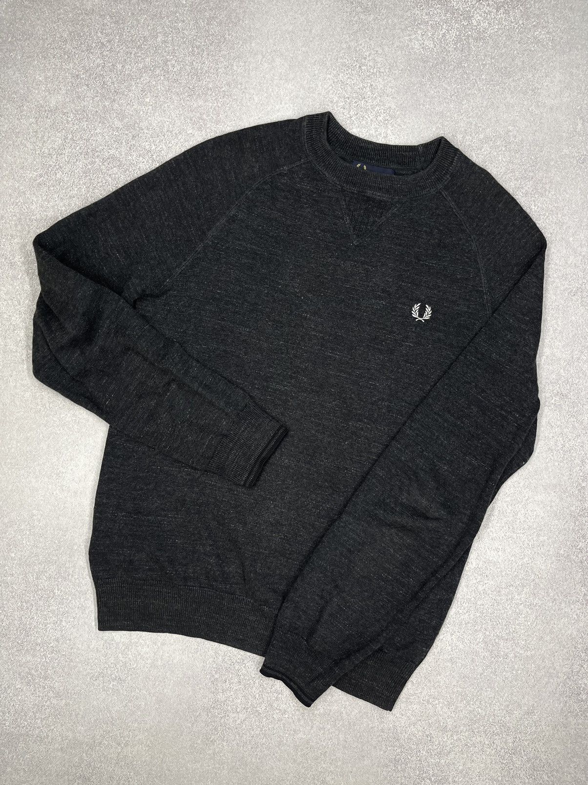 Fred Perry Vintage Fred Perry Grey Sweatshirt Y2K Size S Size US S / EU 44-46 / 1 - 1 Thumbnail