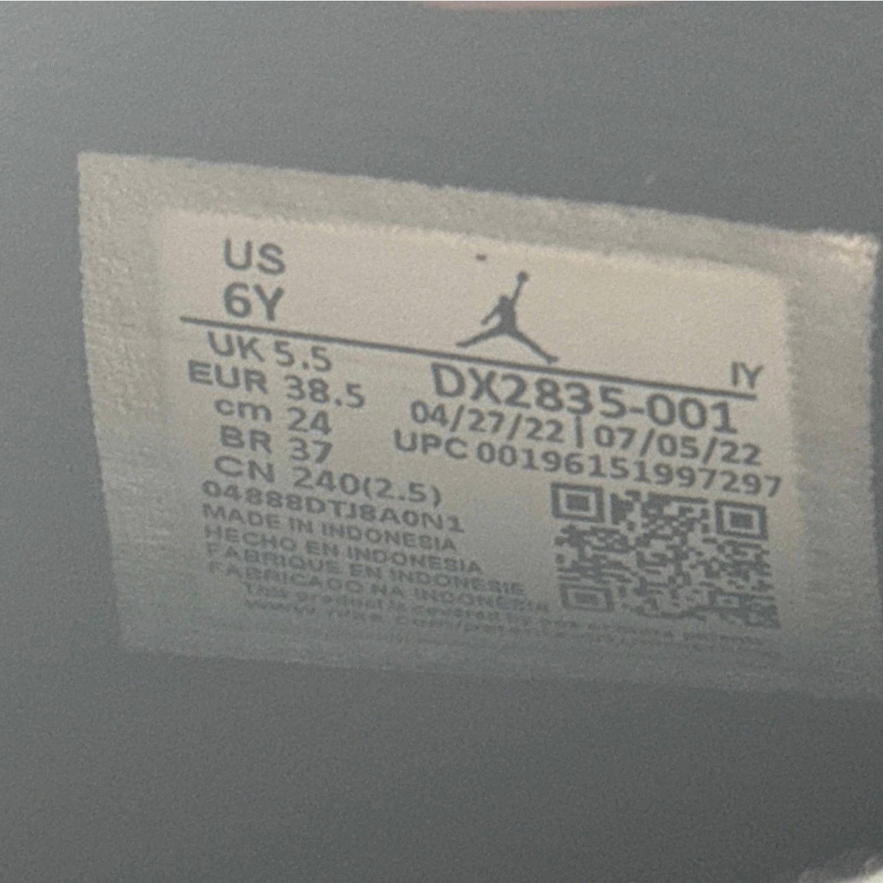 Jordan Brand × Nike Size 6 - Nike Air Jordan 6 Retro GS Chrome Men's Shoes Size US 6 / EU 39 - 8 Thumbnail