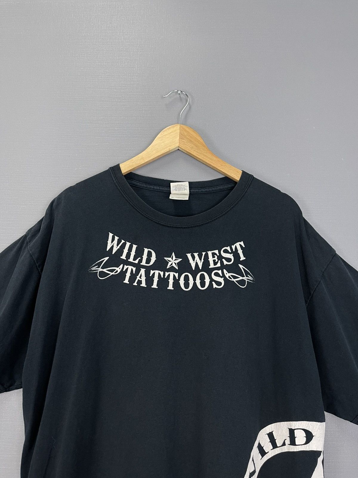 Vintage Vintage Wild West Tattoo T-Shirt Size US XL / EU 56 / 4 - 5 Thumbnail