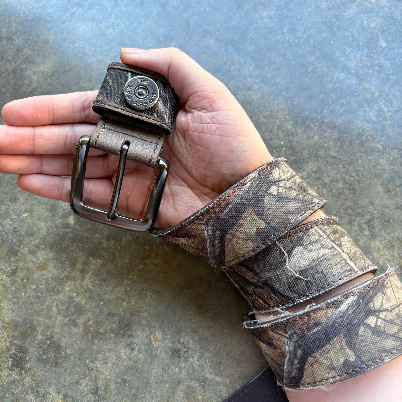 Mossy Oaks Vintage Mossy Oak Camo Leather Belt Size 34 - 1 Thumbnail