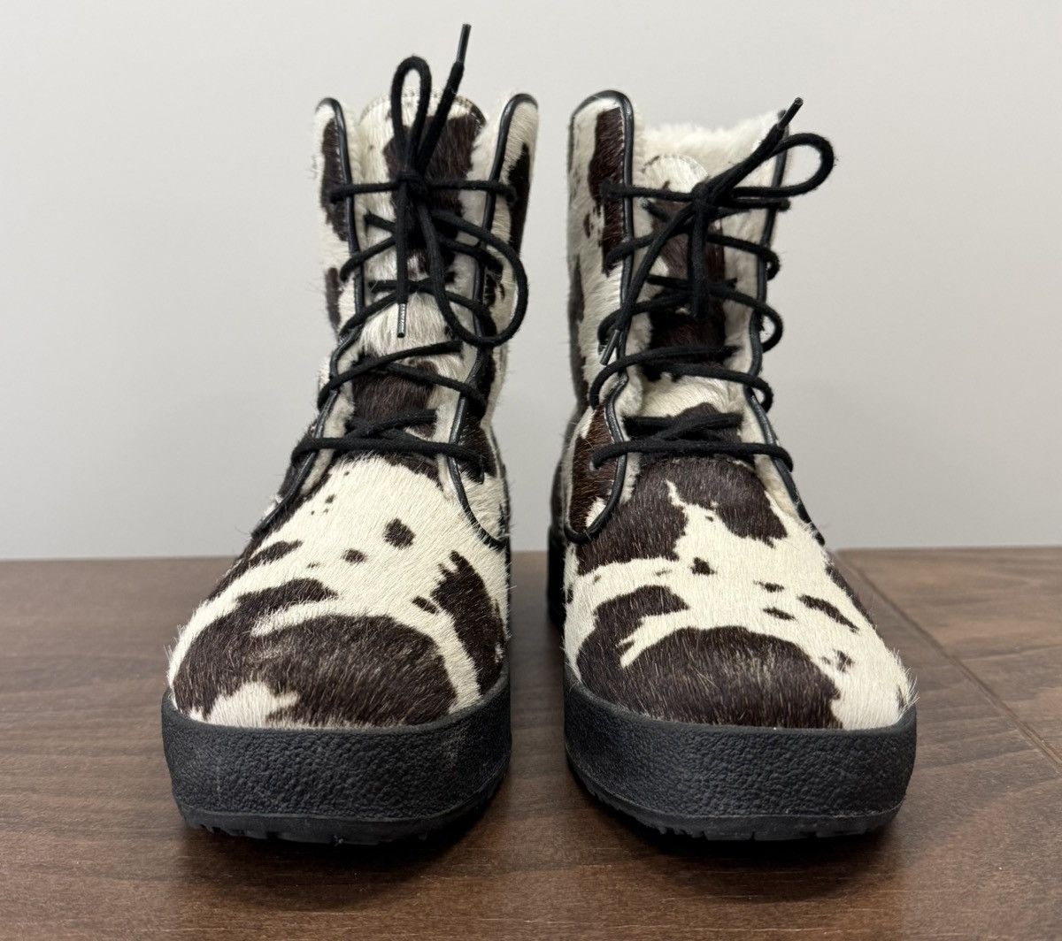 Vintage Kandahar Hand Made in Switzerland Cows Fur Ankle Boots Size US 7 / IT 37 - 2 Thumbnail