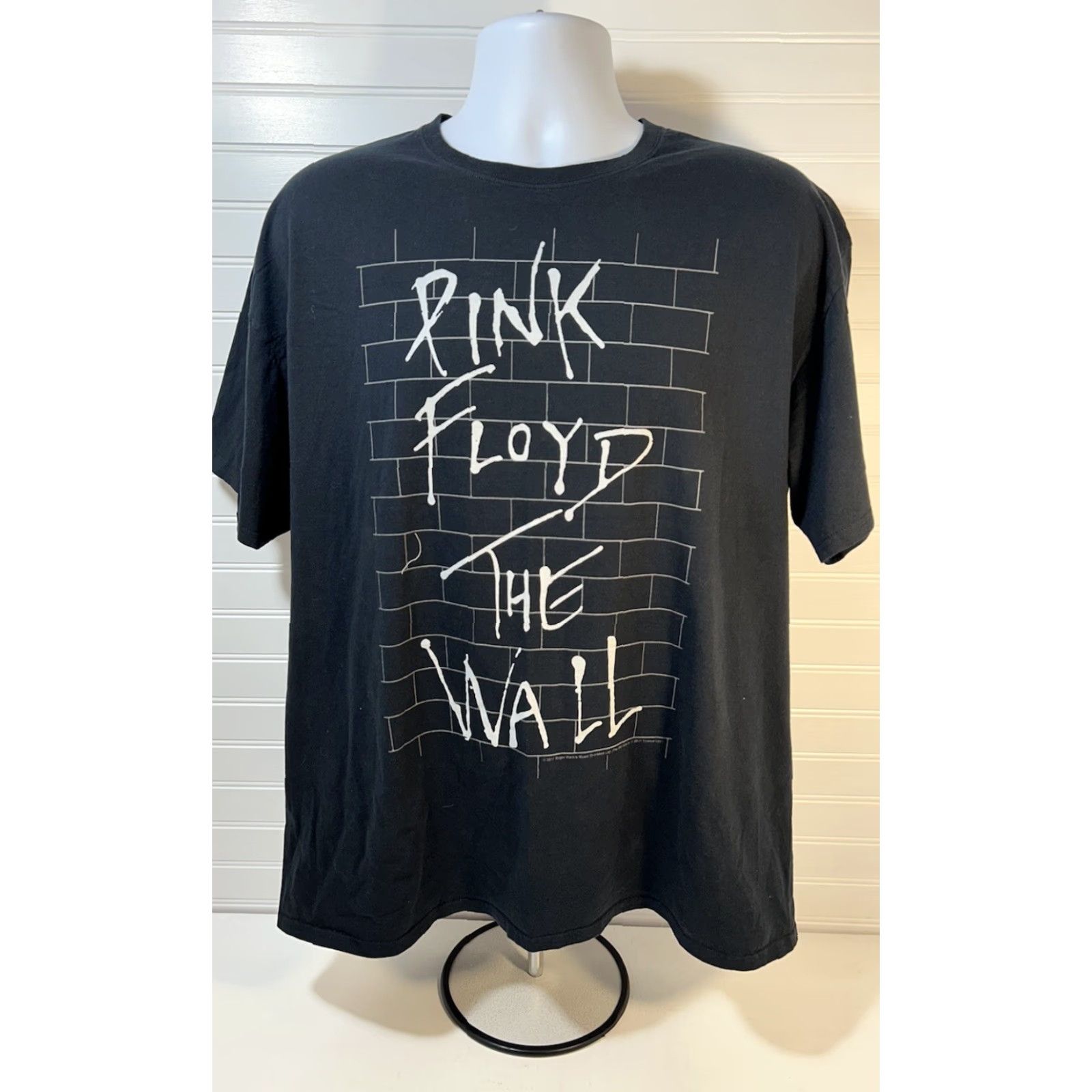 Fruit Of The Loom Pink Floyd Off The Wall Shirt Men XL Black Short Sleeve Crew 2017 RN#13765 Size US XL / EU 56 / 4 - 4 Thumbnail