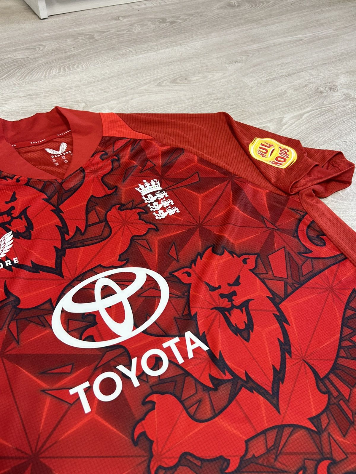 Castore 2025/26 Castore England Cricket Men's Short Sleeve Shirt - Size US XXL / EU 58 / 5 - 2 Thumbnail