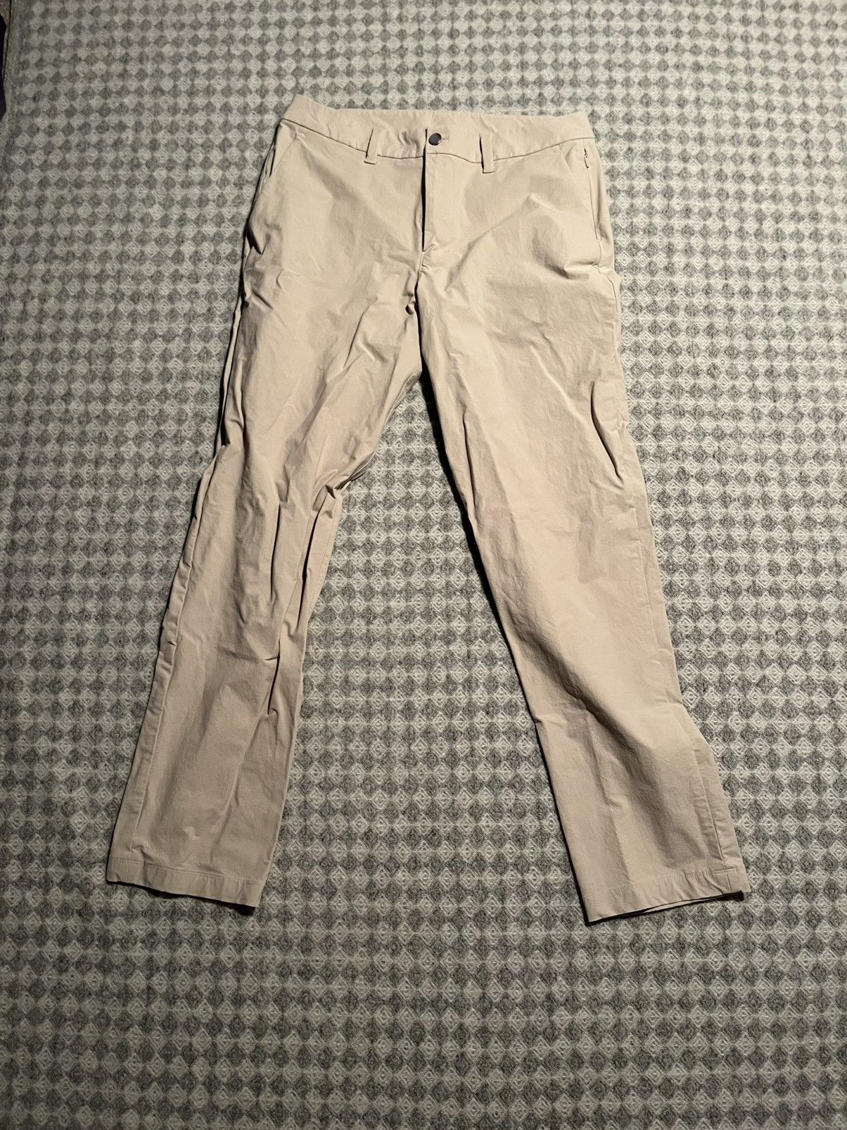 Lululemon Khaki style pants dress office wear size 33