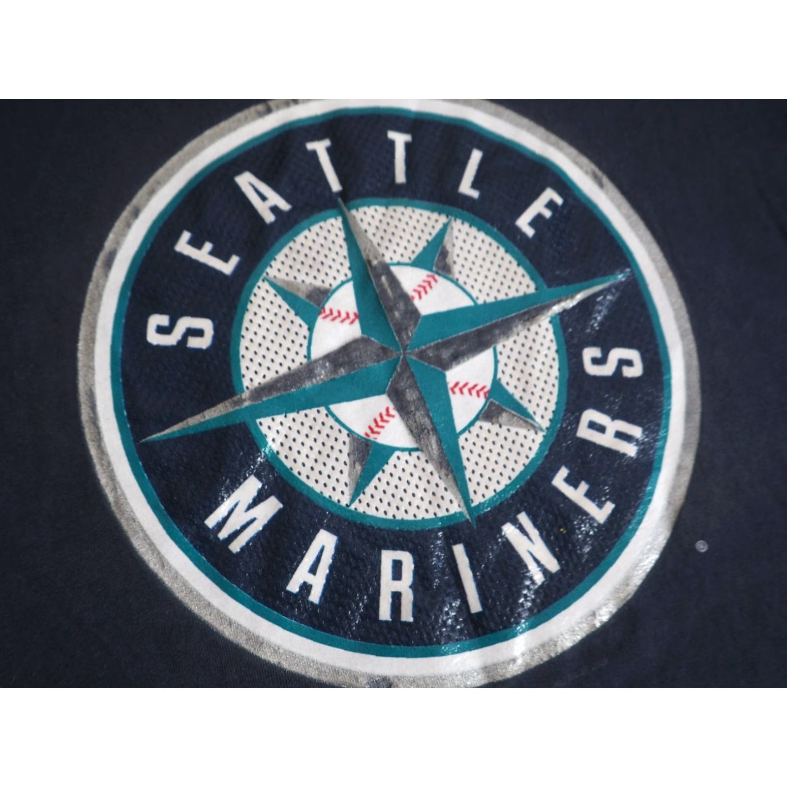 Lee VINTAGE Lee Seattle Mariners Navy Blue Logo Tee T-Shirt Mens 2XL Sportswear/Beach Graphic Tee 2000s Mens Size US XXL / EU 58 / 5 - 4 Thumbnail