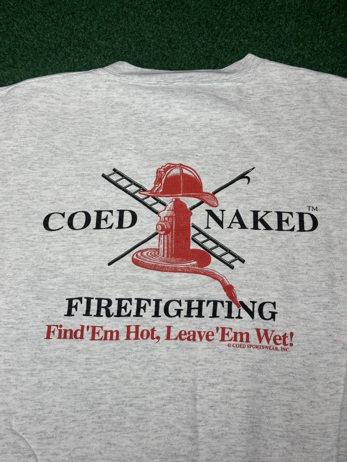 Vintage Vintage 90s Coed Naked Firefighting Leave Em Wet Sweatshirt Size M / US 6-8 / IT 42-44 - 2 Thumbnail
