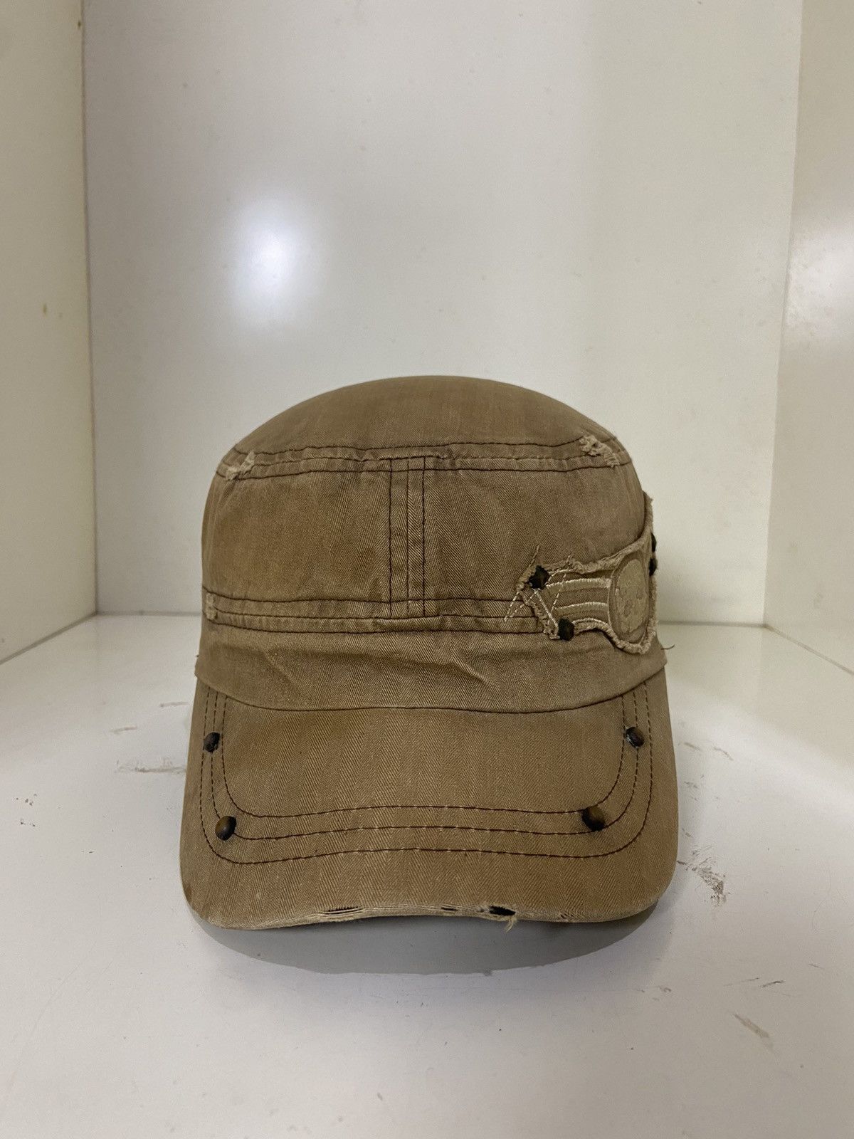 If Six Was Nine 2000s punk skull studded ifsixwasnine patrol hat Size ONE SIZE - 5 Thumbnail