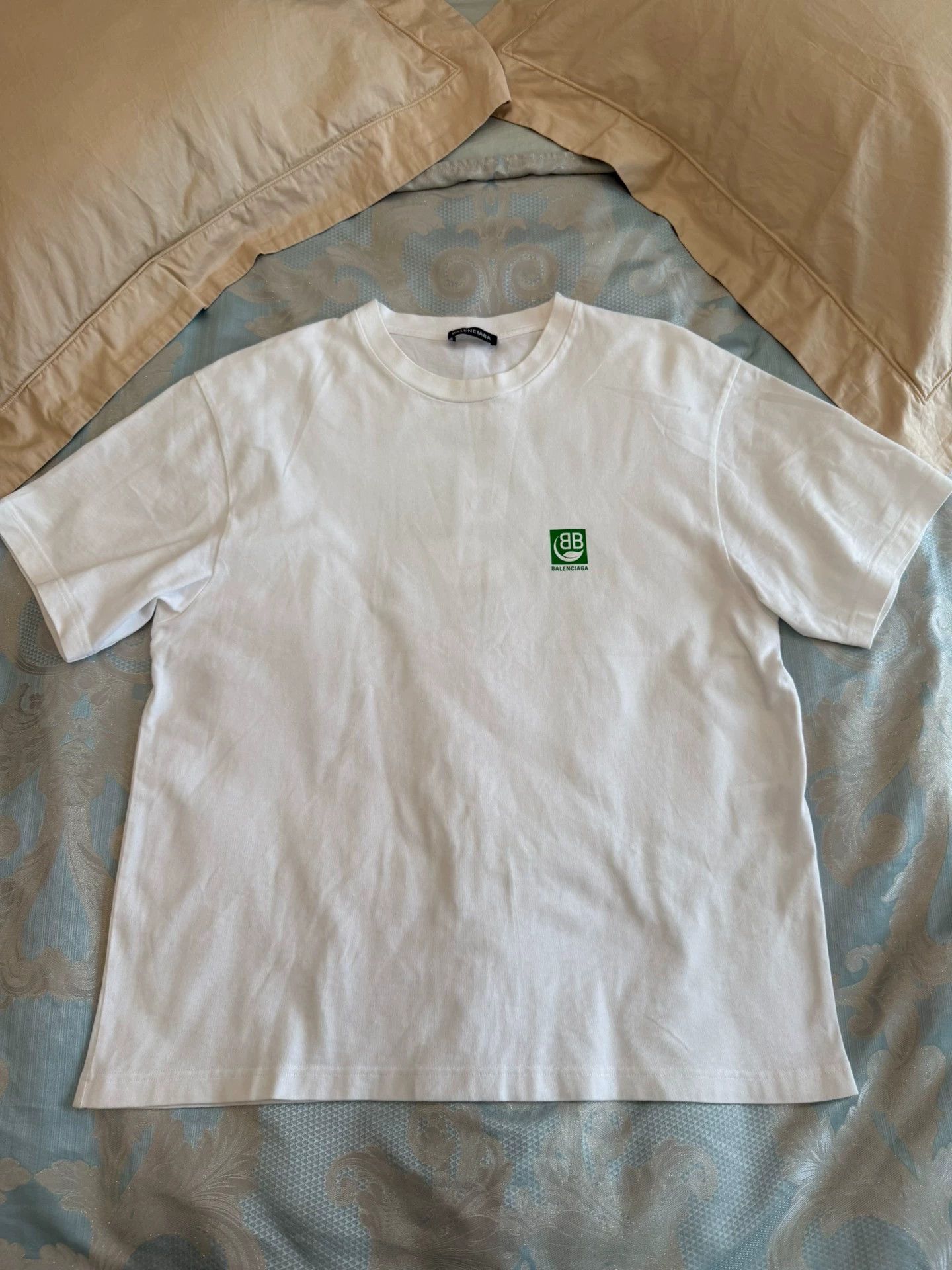 Balenciaga Balenciaga White Green Logo Oversized Short Sleeve T-shirt M Size US M / EU 48-50 / 2 - 1 Thumbnail