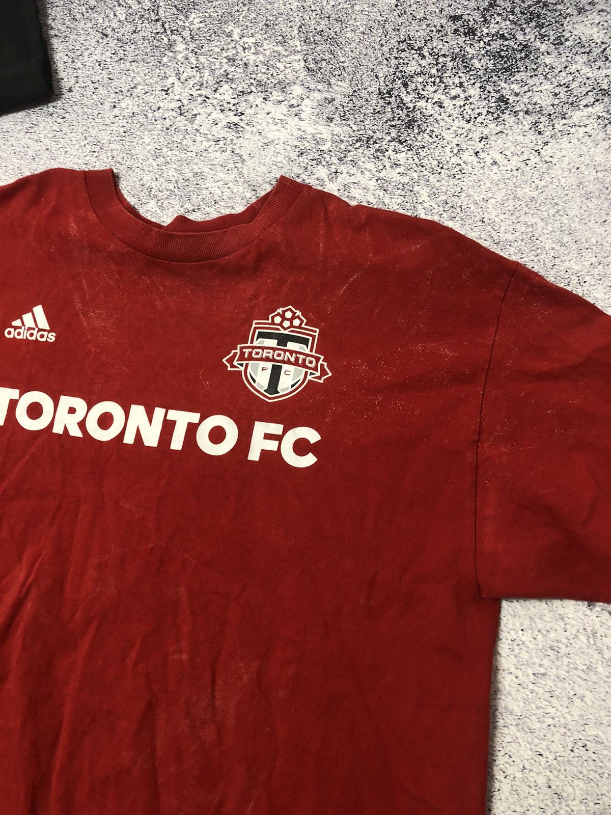 Vintage Men’s t-shirt adidas FC Toronto size Xl vintage Size US XL / EU 56 / 4 - 5 Thumbnail