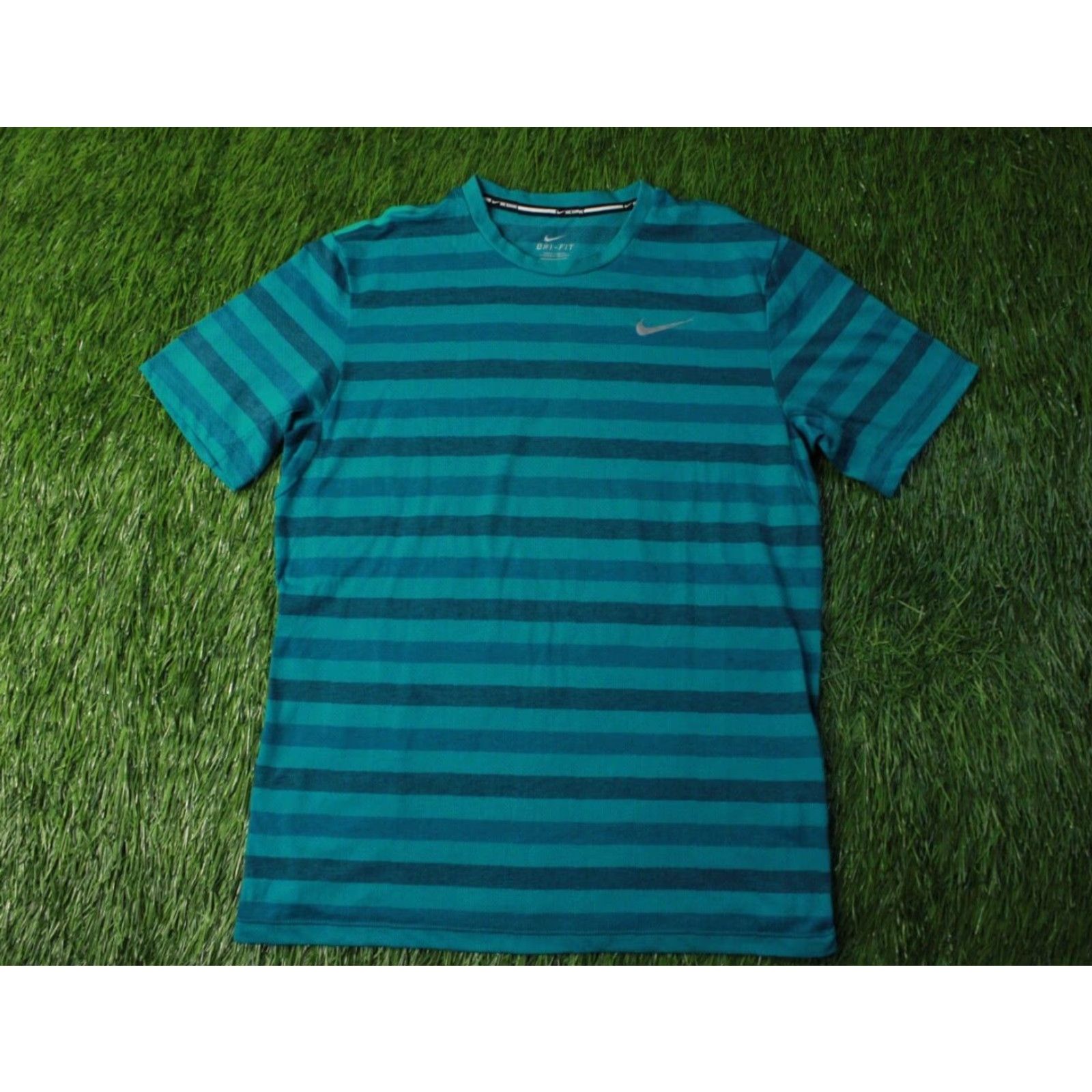 Nike Nike Running Shirt Mens M Green Jersey 2015 T-Shirt Short Sleeve Crew Neck Classic Fit 60cm 48cm Pit to Pit Size US M / EU 48-50 / 2 - 2 Thumbnail