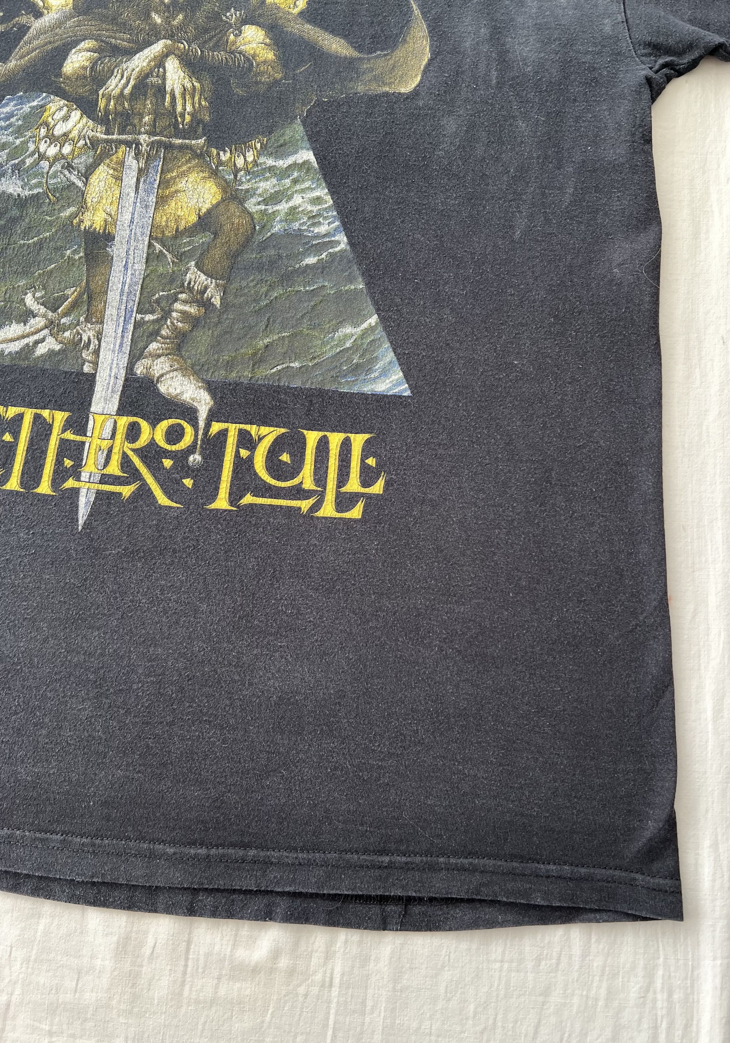 Band Tees Vintage 2000s Jethro Tull Rock Band Black T-shirt Size US XL / EU 56 / 4 - 10 Thumbnail