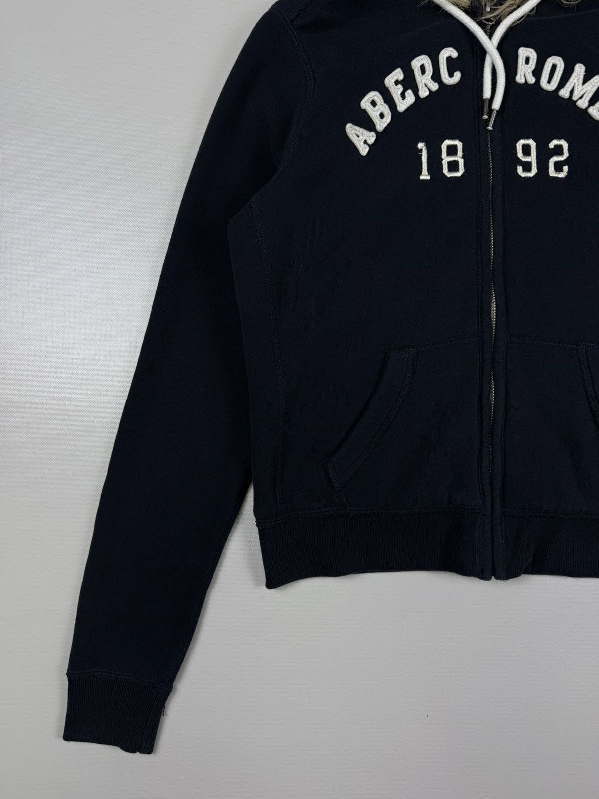 Abercrombie & Fitch Vintage Y2K Abercrombie&Fitch Women’s Fur Hood Zip Hoodie Size L / US 10 / IT 46 - 4 Thumbnail