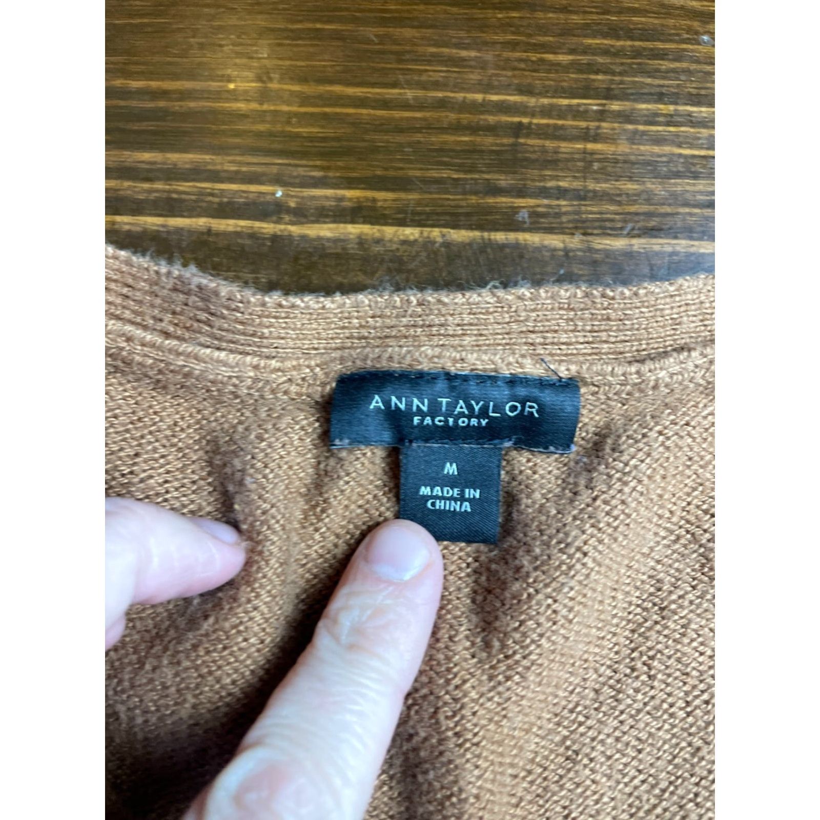 Ann Taylor Ann Taylor Sweater Women's Size Medium Brown Pullover Casual Knit Round Neck Regular Pullover 3-4 Seasons Womens Size M / US 6-8 / IT 42-44 - 6 Thumbnail