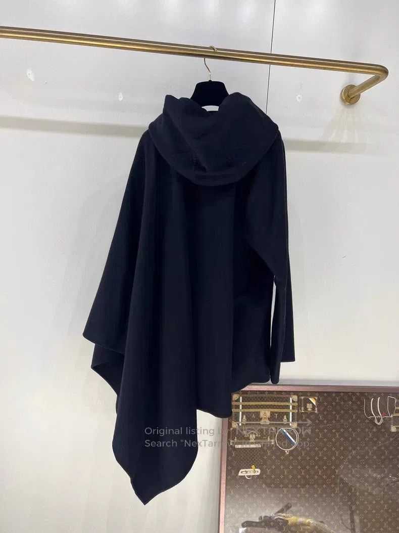 Valentino Valentino Main line irregular cape coat coat Size S / US 4 / IT 40 - 2 Thumbnail