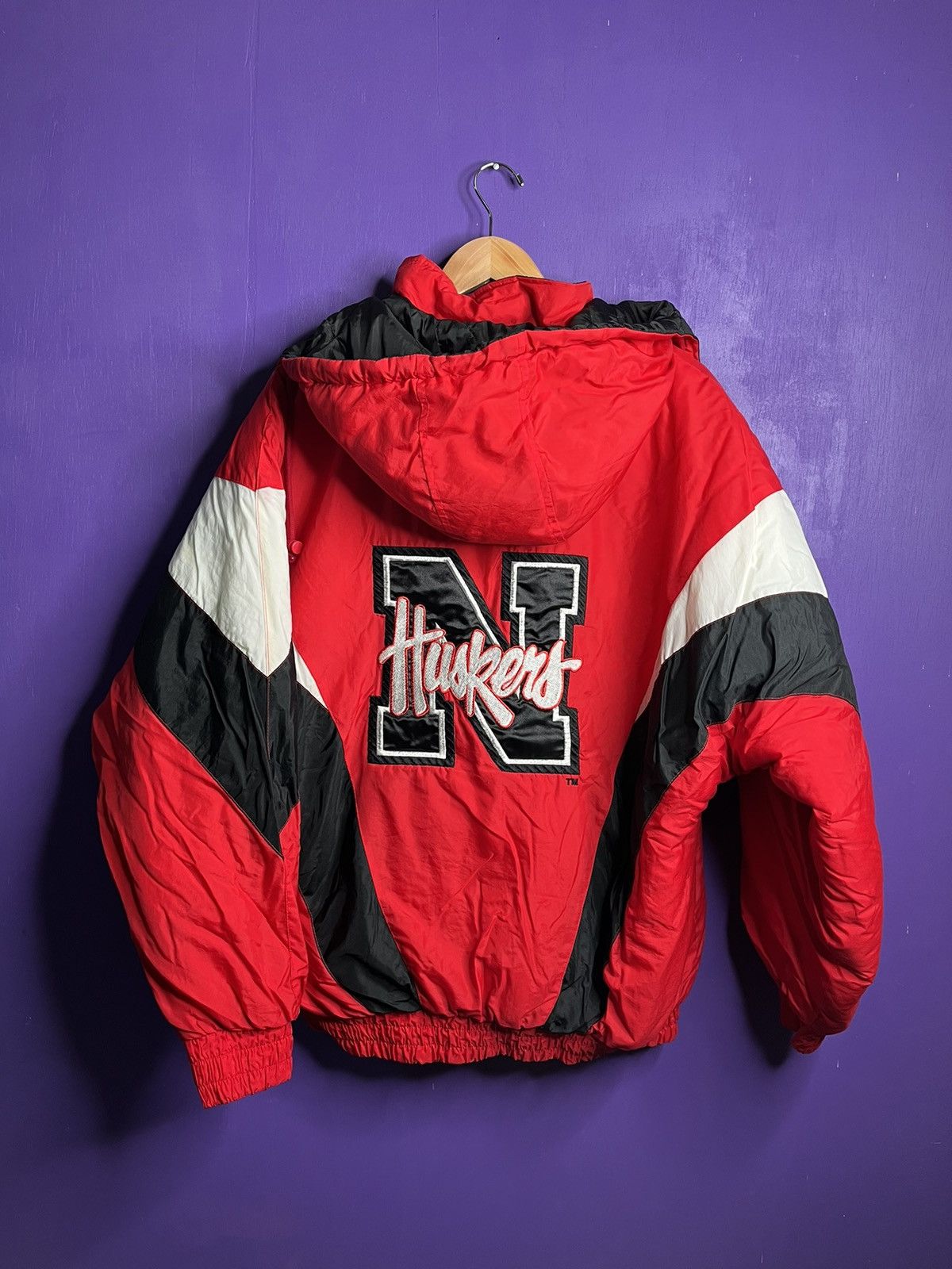 Chalk Line × Vintage Vintage 90s Chalk line Nebraska Cornhuskers puffer jacket Size US XL / EU 56 / 4 - 2 Thumbnail