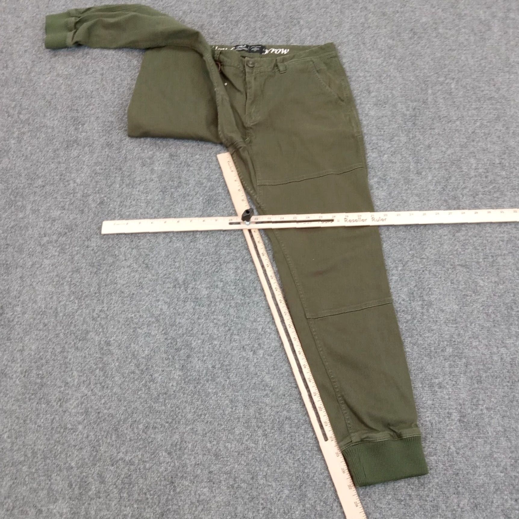 Vintage Publish Mens Pants Size 34x26 Green Joggers Zip Pocket Elastic Waist Casual Comfort Knit Polyester Slim/Regular Fit Tapered Front Flat Front Size US 34 / EU 50 - 2 Thumbnail