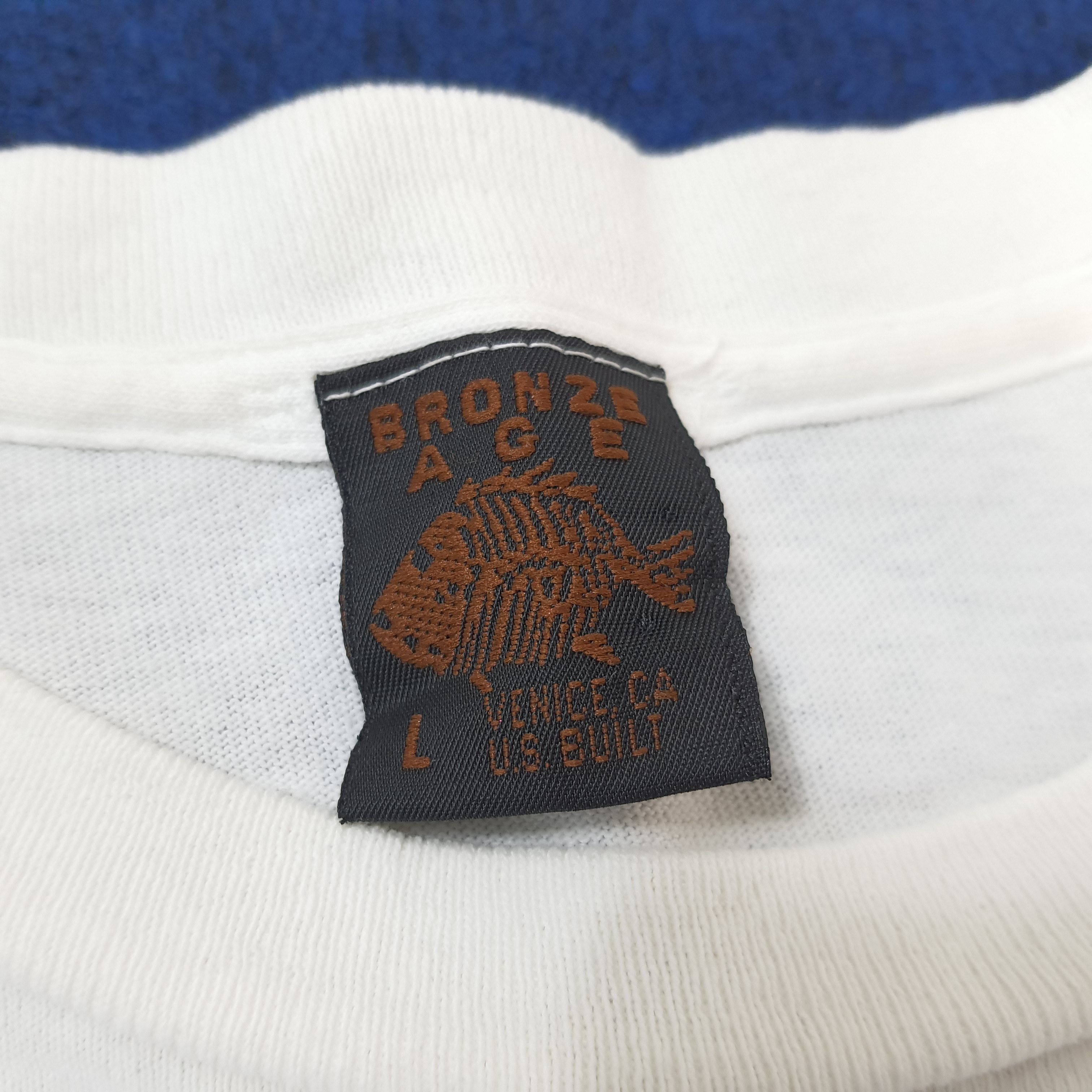 Vintage Vintage Bronze Age Surf Tshirt Size US L / EU 52-54 / 3 - 5 Thumbnail