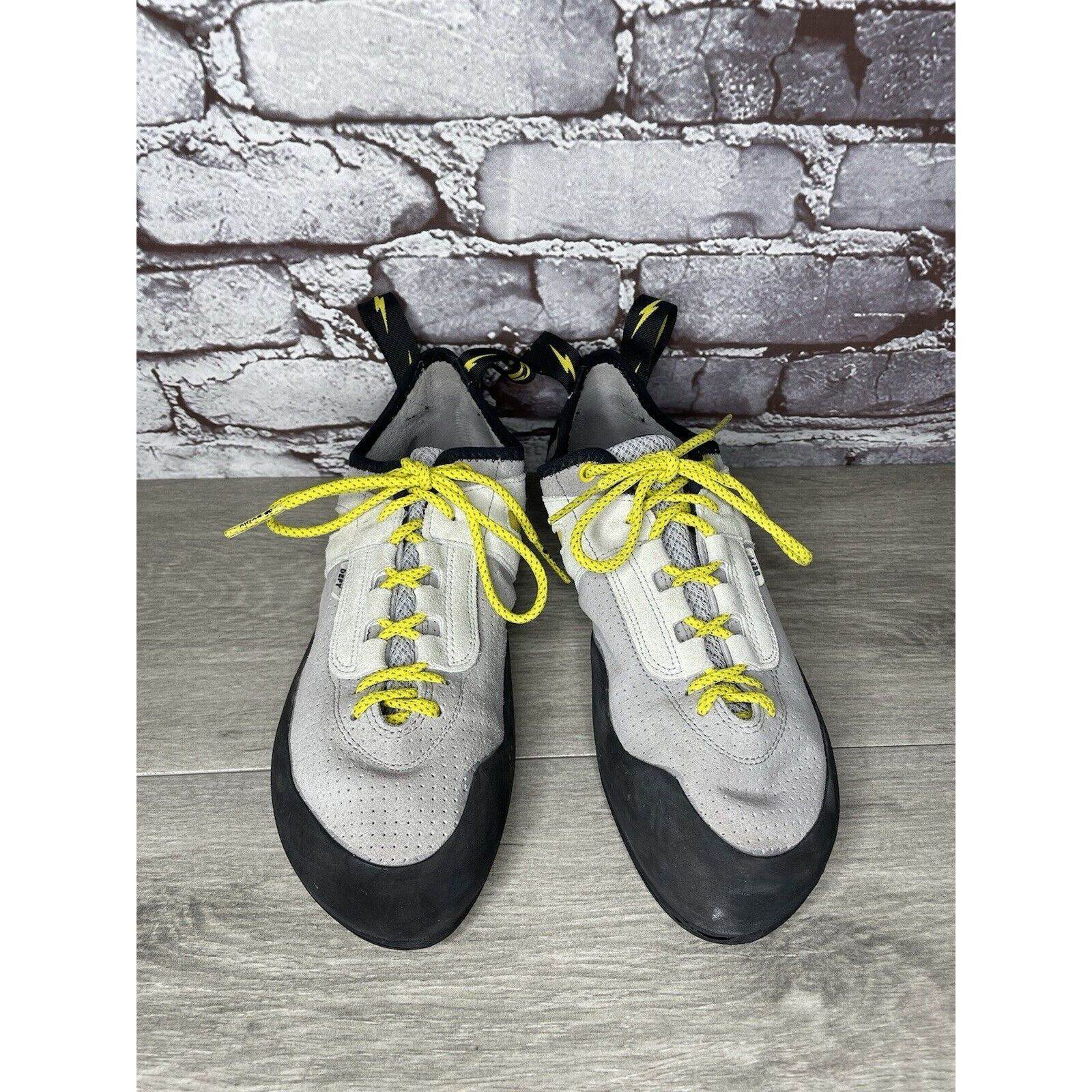 Other Evolv Defy Gray & Yellow Lace Up Climbing Shoes Fog Men Sz 1 Size US 12 / EU 45 - 15 Thumbnail