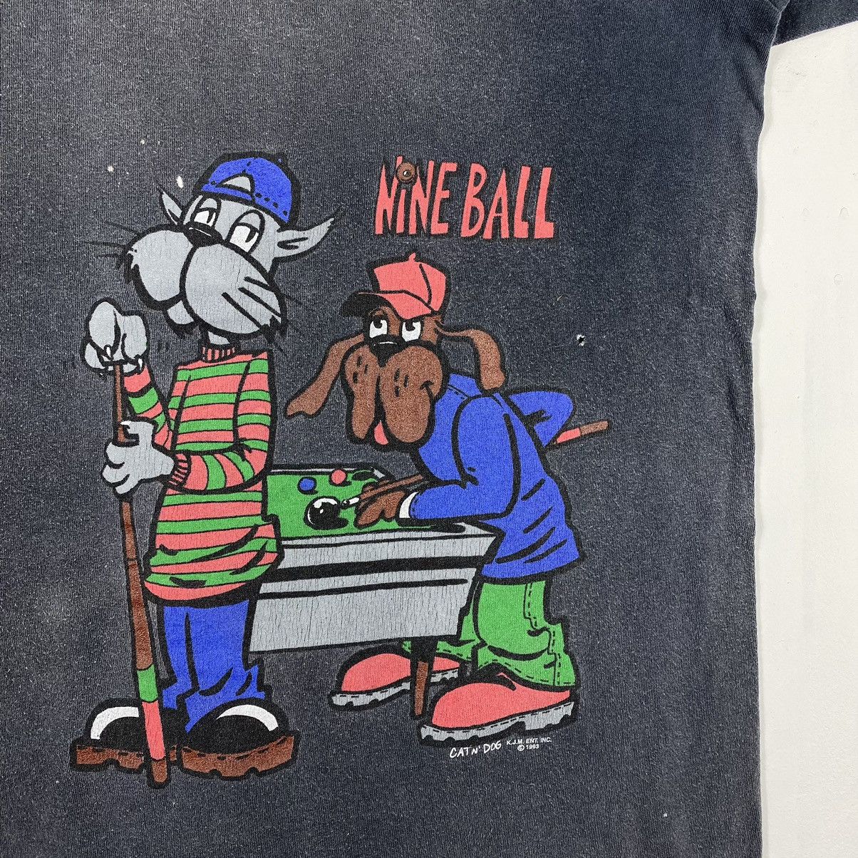 Vintage Vintage 90's NINE BALL Cat & Dog Billiards Faded Graphic Tee Size US L / EU 52-54 / 3 - 5 Thumbnail