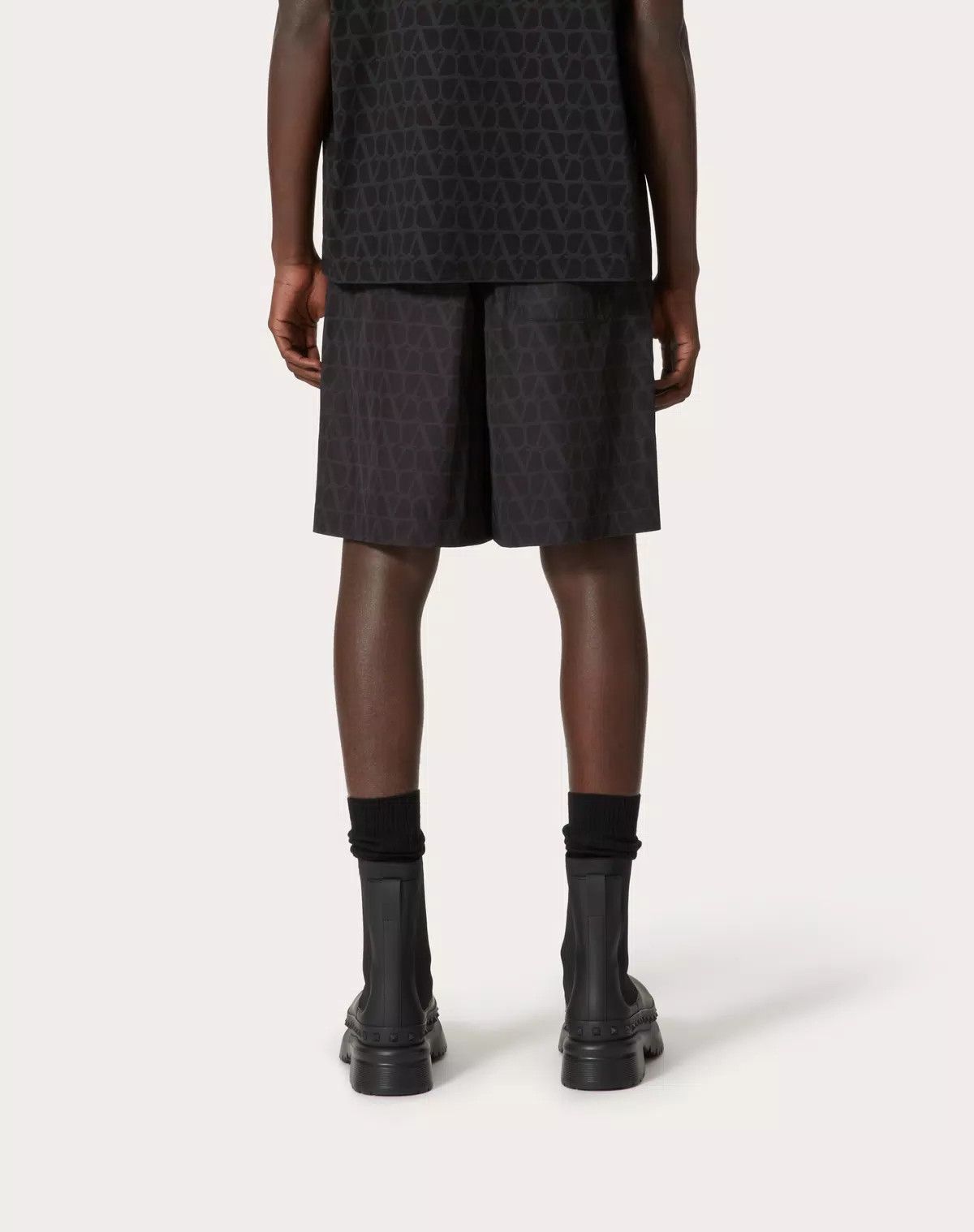 oc11z0725 Nylon Bermuda Shorts in Black
