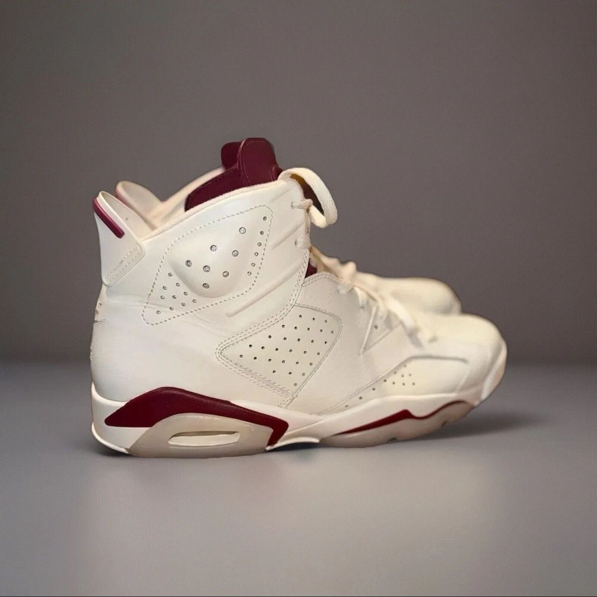 Jordan Brand Nike Air Jordan 6 Retro "Maroon" 2015 Size US 11.5 / EU 44-45 - 6 Thumbnail