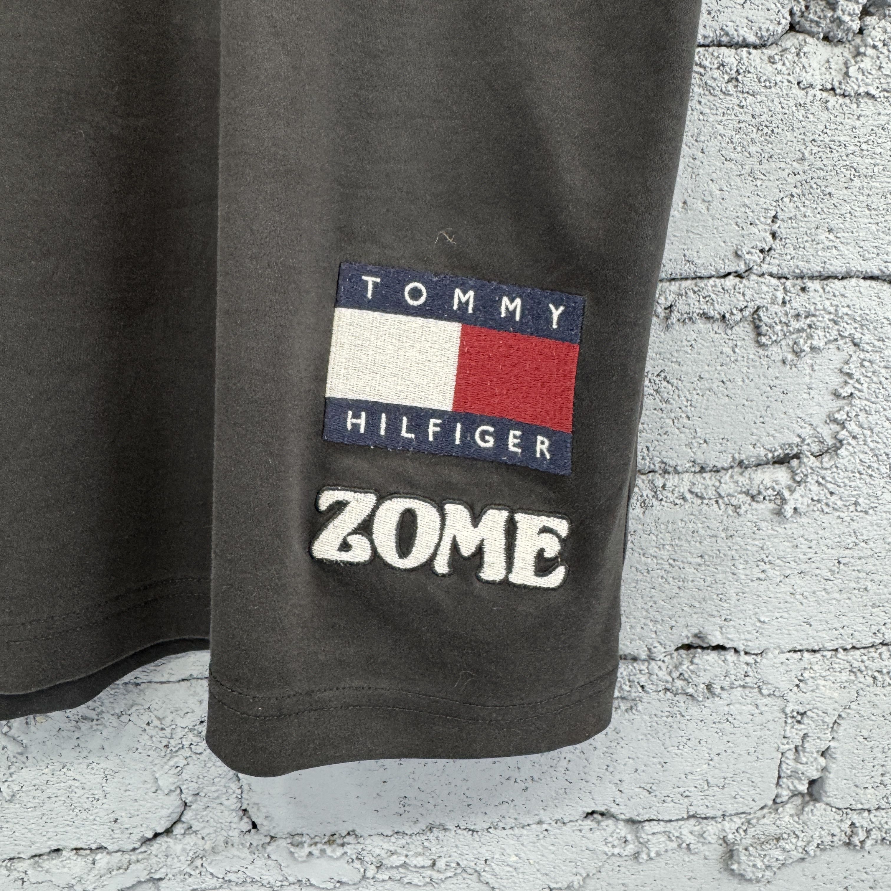 Tommy Hilfiger Rare Tommy Hilfiger "TOGETHER" Sunfaded Tshirt Size US XL / EU 56 / 4 - 6 Thumbnail