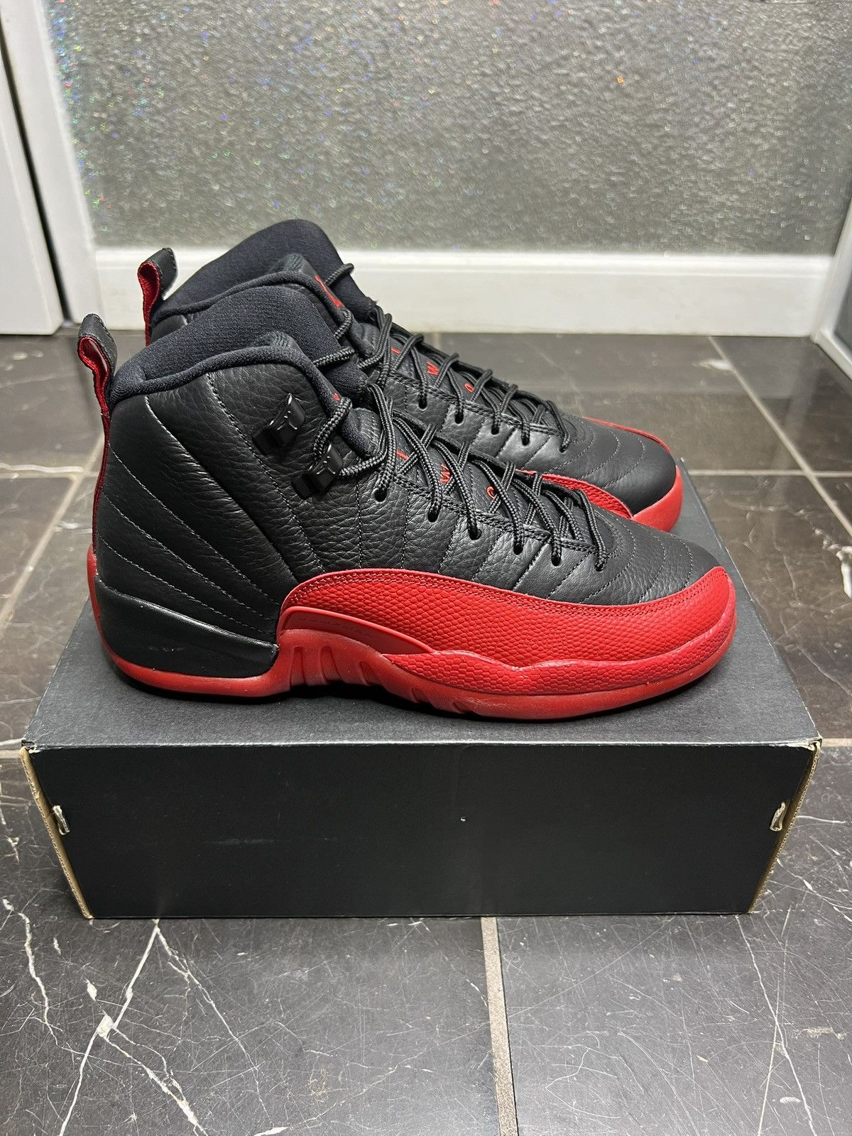 Jordan Brand Jordan Flu Game 12s (2016) DS GS 7Y! Size US 7 / EU 40 - 2 Thumbnail
