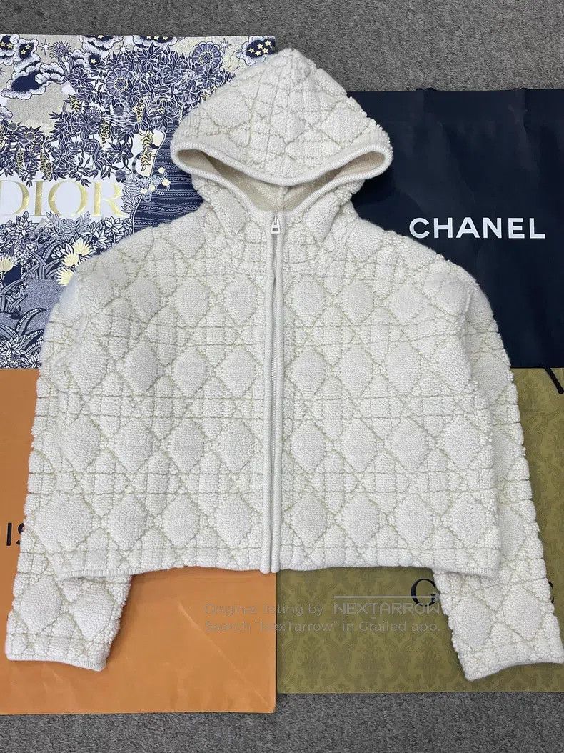 Dior Dior White plush hooded zipper jacket Size XS / US 0-2 / IT 36-38 - 1 Thumbnail