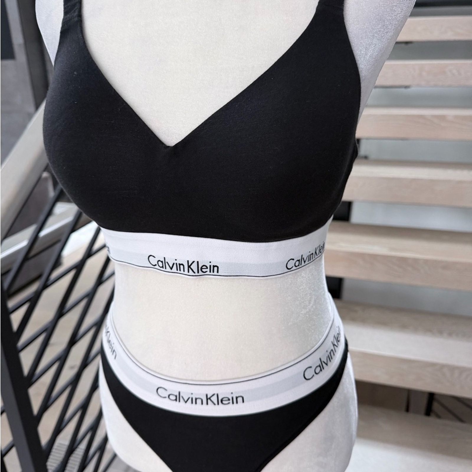Calvin Klein Calvin Klein Black Bralette & Panties set size S Size ONE SIZE - 6 Thumbnail