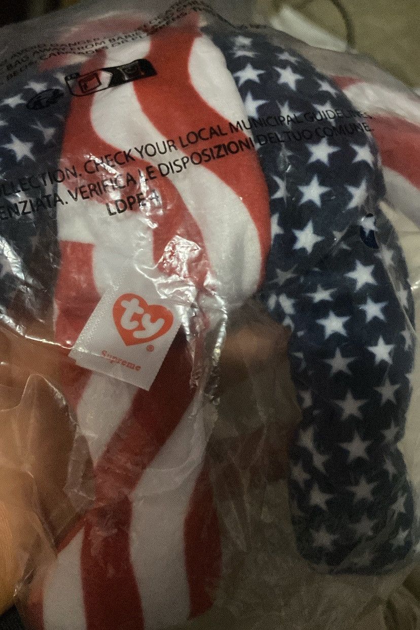 Supreme Supreme flag bear Size ONE SIZE - 3 Thumbnail