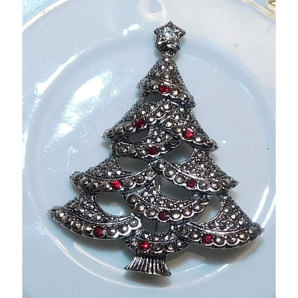 Other Vintage Avon Christmas Tree Brooch Red And Silver Tone Size ONE SIZE - 2 Thumbnail