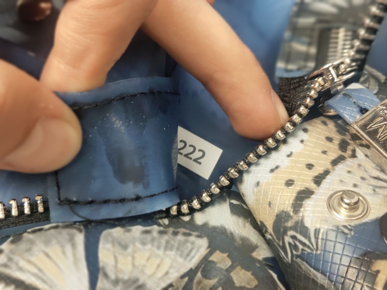 Gianni Chiarini Gianni Chiarini Italy Designer handbag Gum bag butterfly Size ONE SIZE - 18 Thumbnail