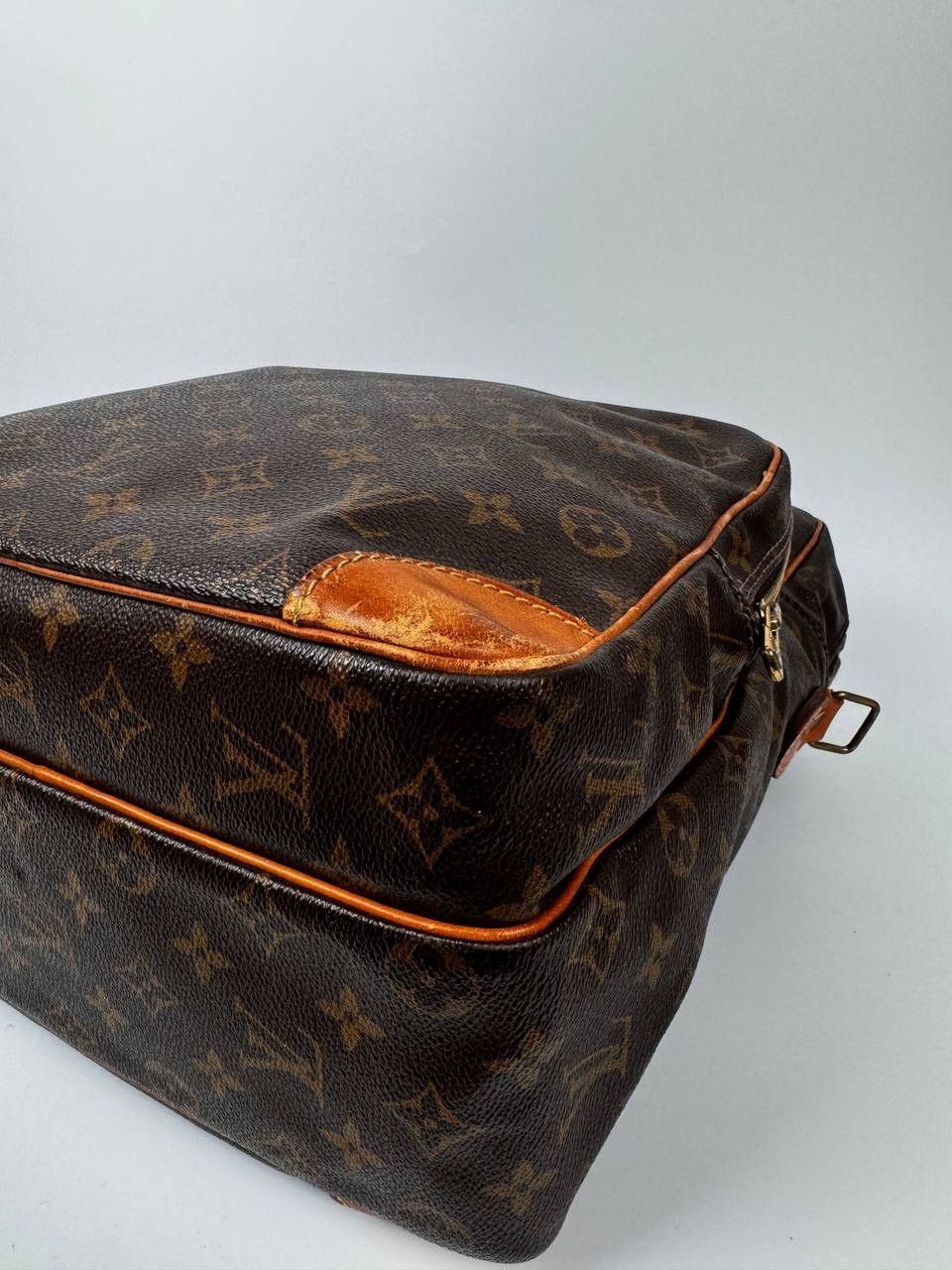 Louis Vuitton Vintage Louis Vuitton Monogram Amazon Shoulder Bag Size ONE SIZE - 8 Thumbnail