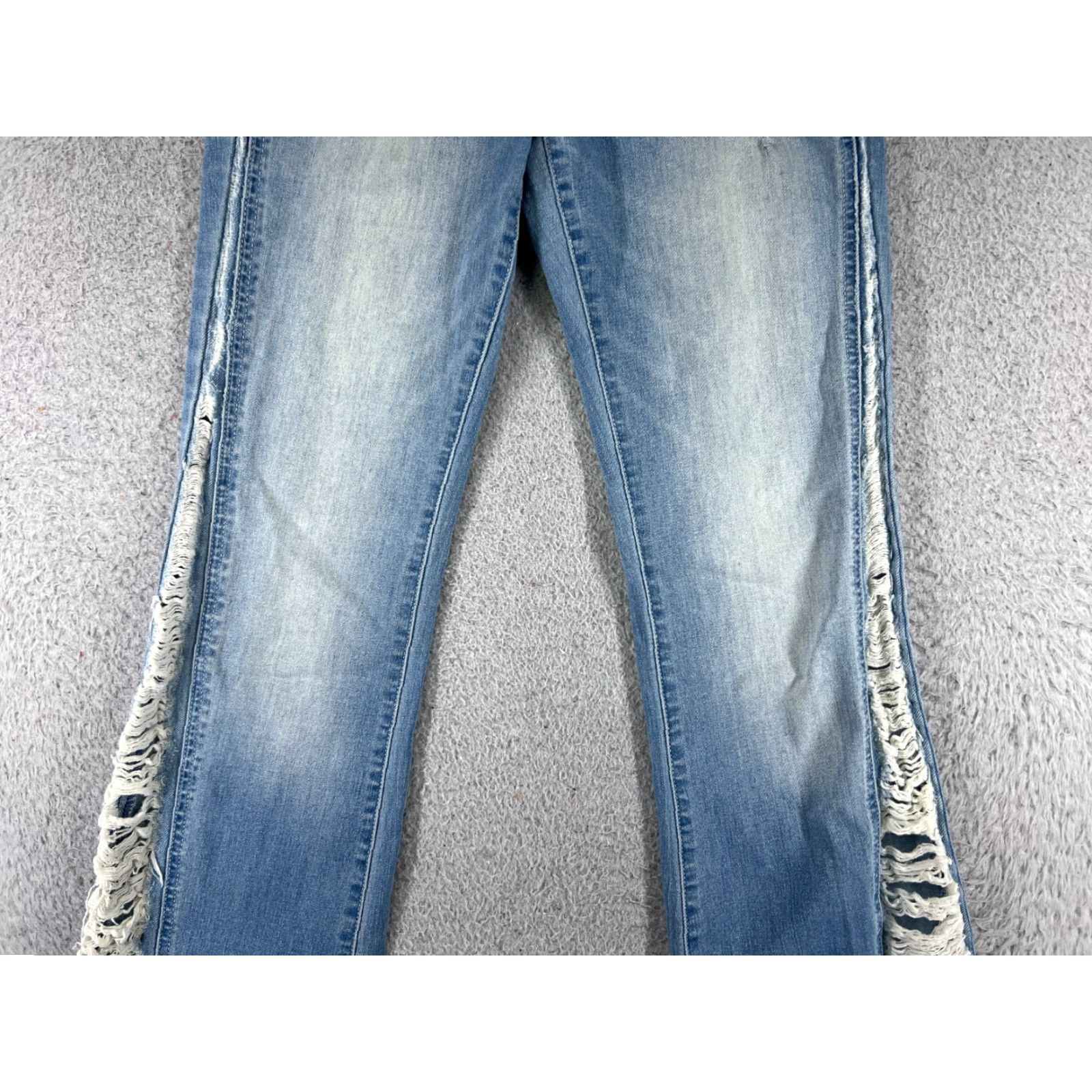 Fashion Nova Fashion Nova Jeans Women Flared Denim Distressed Mid Jeans 22x30 Blue 3 5-Pocket Denim Cotton Blend Zipper Mid Rise Vintage No Size 26" / US 2 / IT 38 - 3 Thumbnail