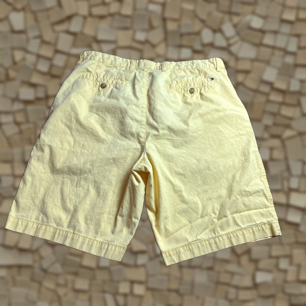 Tommy Hilfiger Tommy Hilfiger Shorts Mens Size 36 Yellow Casual Shorts Pockets Size US 36 / EU 52 - 1 Thumbnail